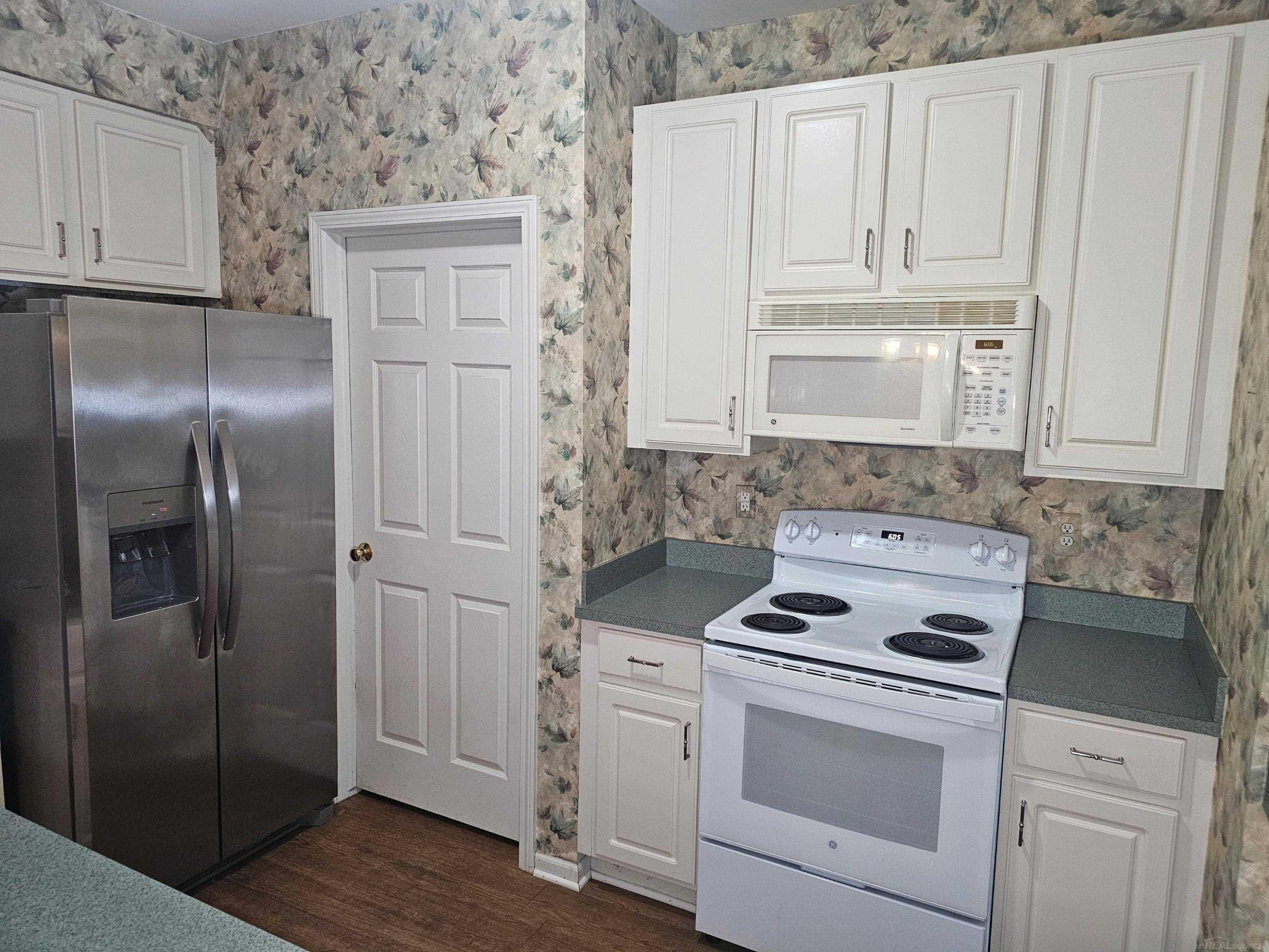 25951 Waterway Drive, MI — Photo 10