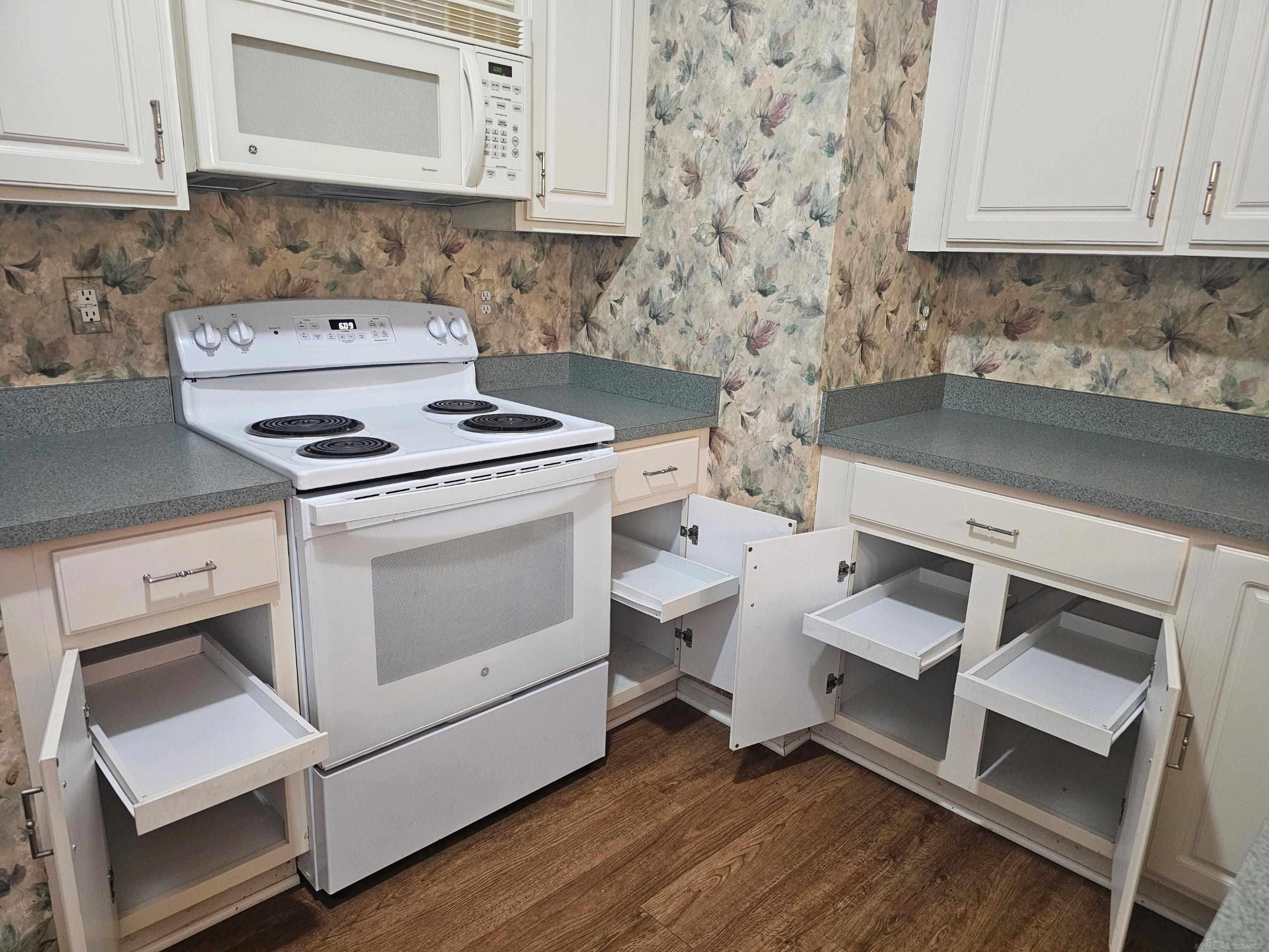 25951 Waterway Drive, MI — Photo 12