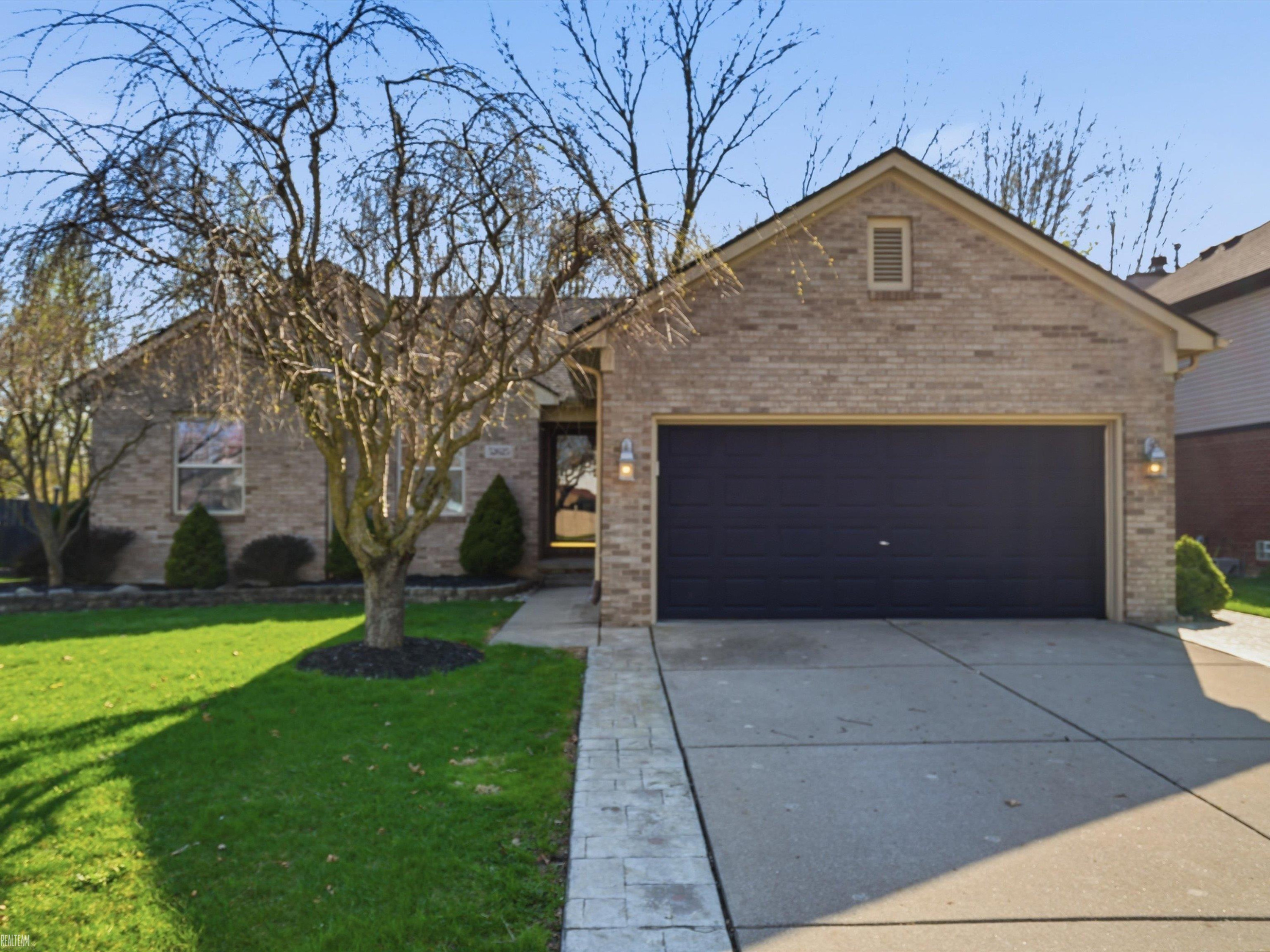 52625 Bree Drive, New Baltimore, MI 48047 — front exterior
