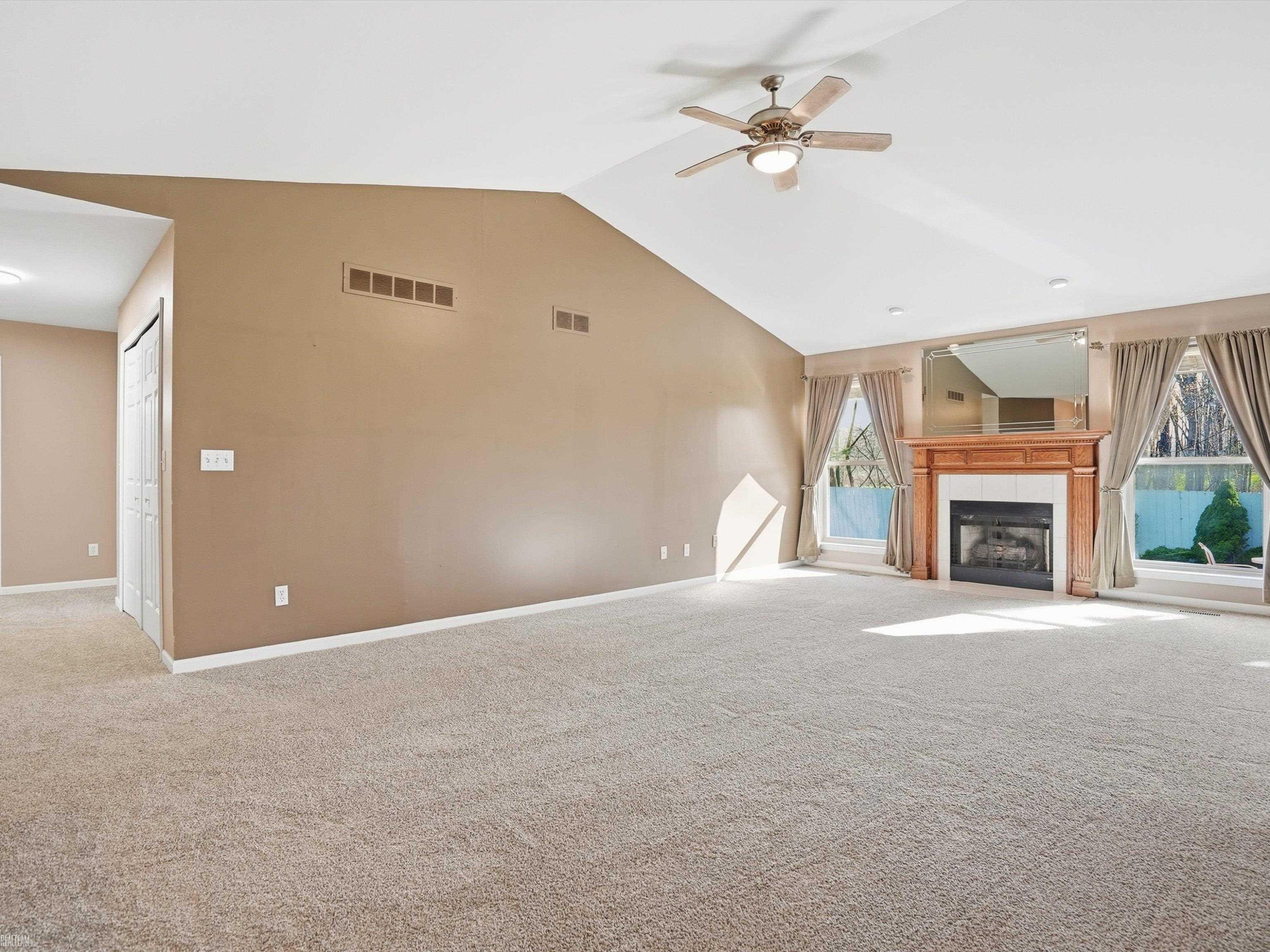 52625 Bree Drive, New Baltimore, MI 48047 — Photo 5