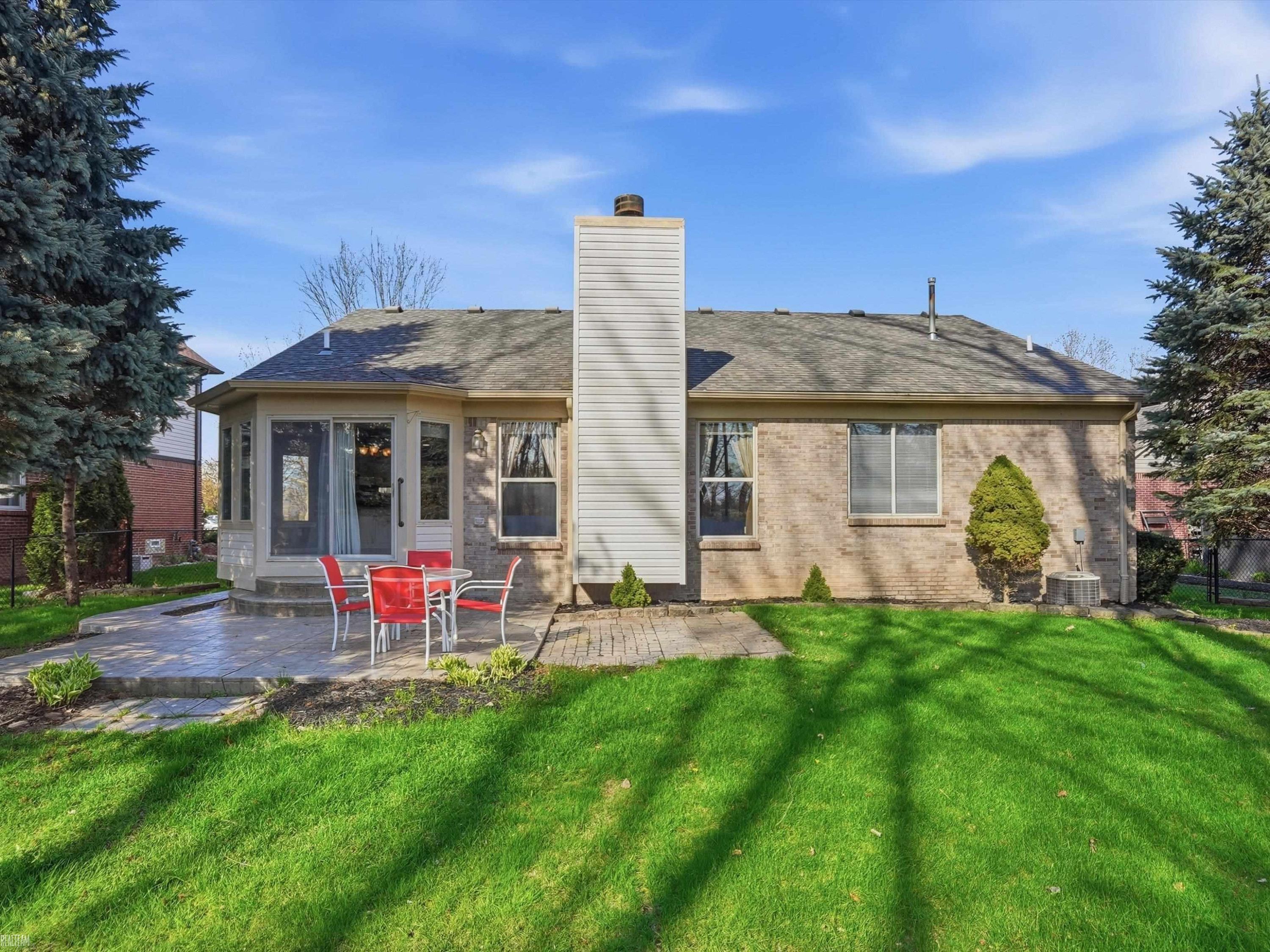 52625 Bree Drive, New Baltimore, MI 48047 — Photo 25
