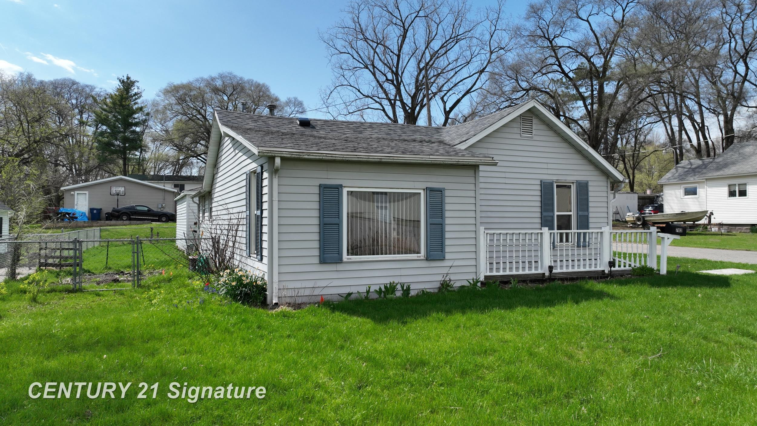 702 Flint Street, Saint Charles, MI 48655