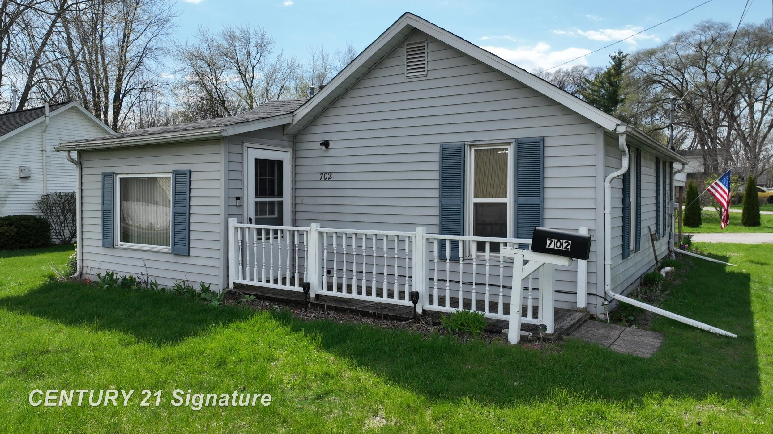 702 Flint Street, Saint Charles, MI 48655 — Photo 3