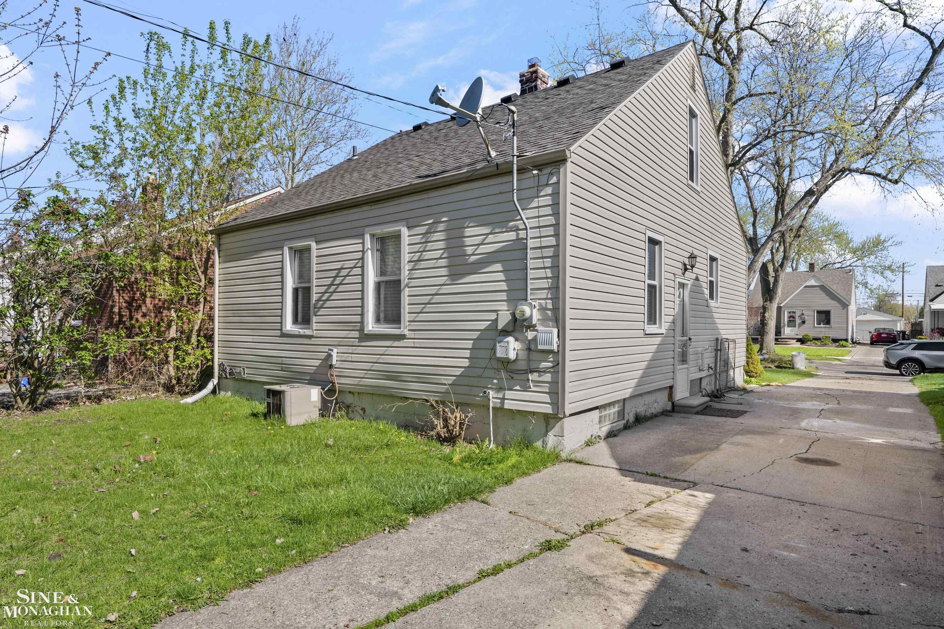 21734 Colony Street, Saint Clair Shores, MI 48080 — Photo 28
