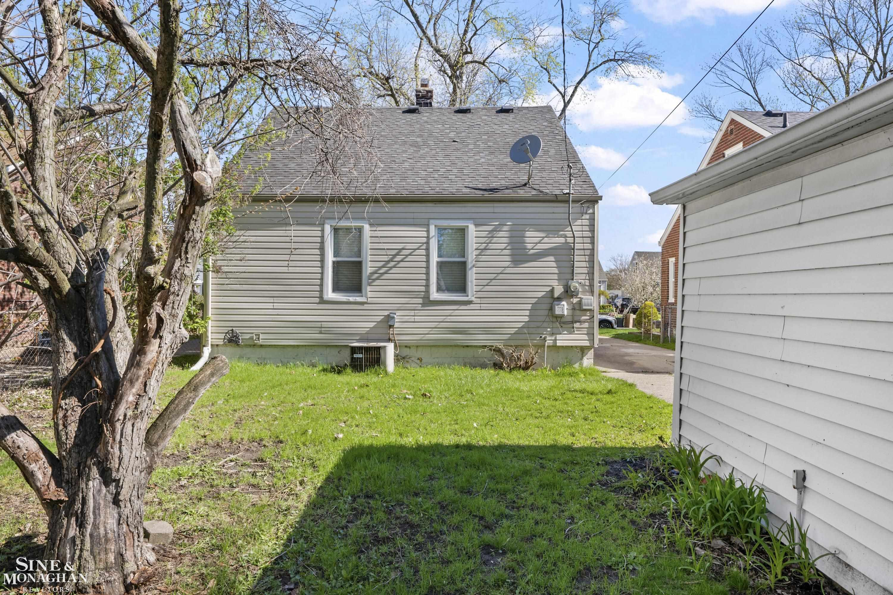 21734 Colony Street, Saint Clair Shores, MI 48080 — Photo 29