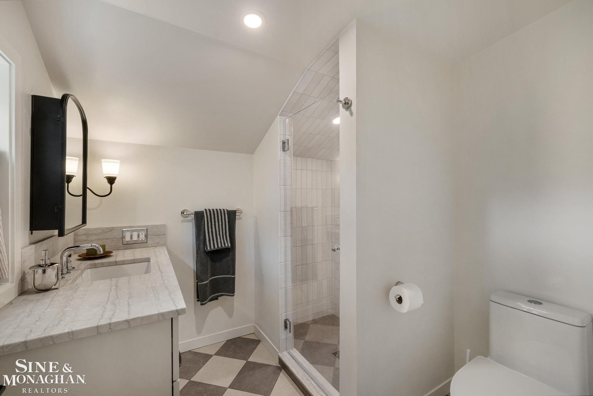 319 Beaupre Lane, Grosse Pointe Farms, MI 48236 — Photo 18
