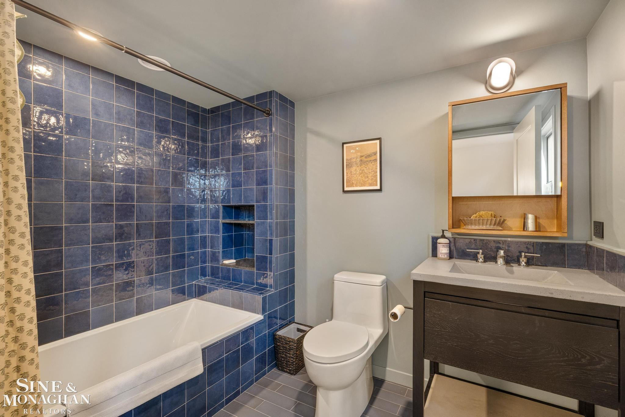 319 Beaupre Lane, Grosse Pointe Farms, MI 48236 — Photo 31