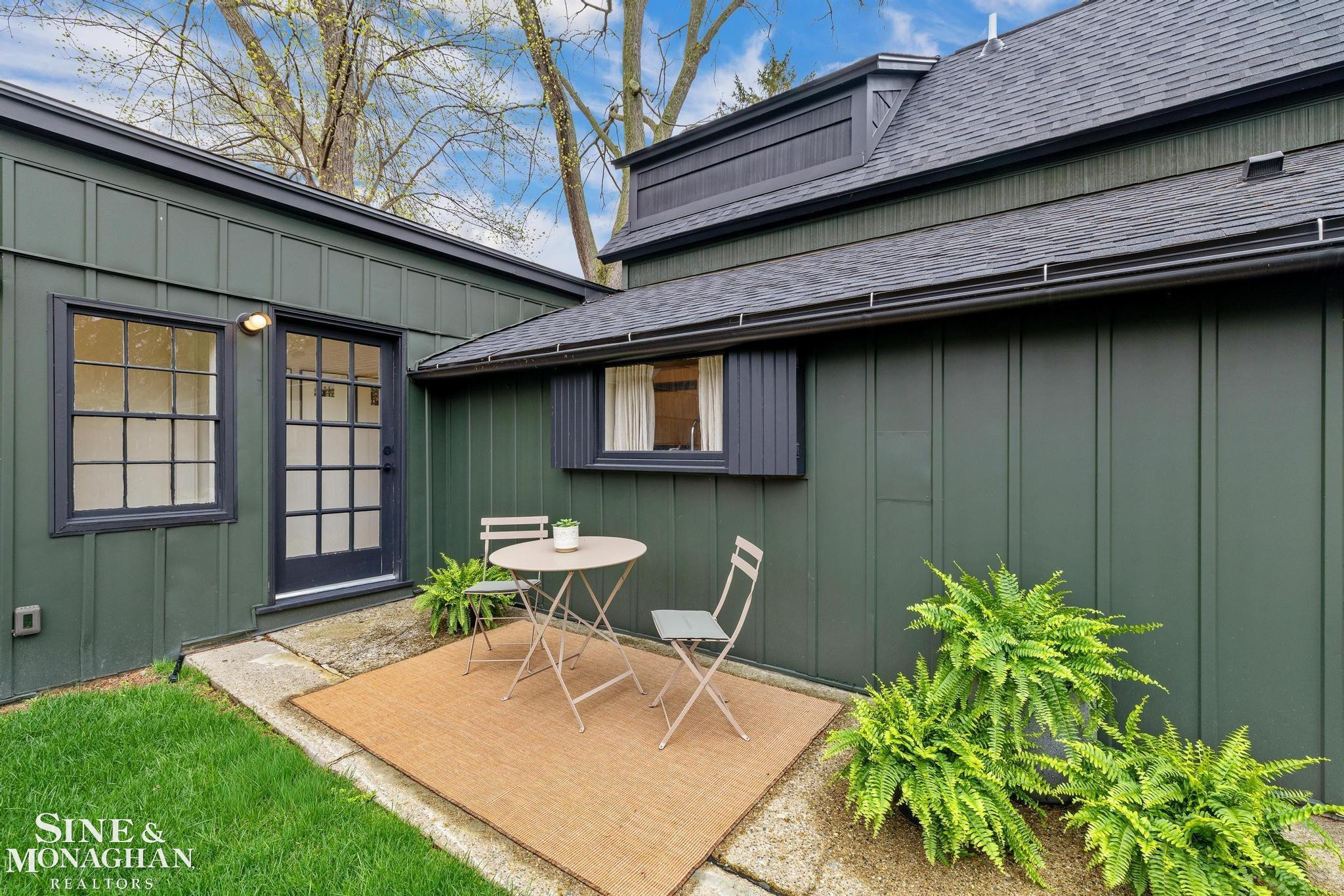 319 Beaupre Lane, Grosse Pointe Farms, MI 48236 — Photo 35