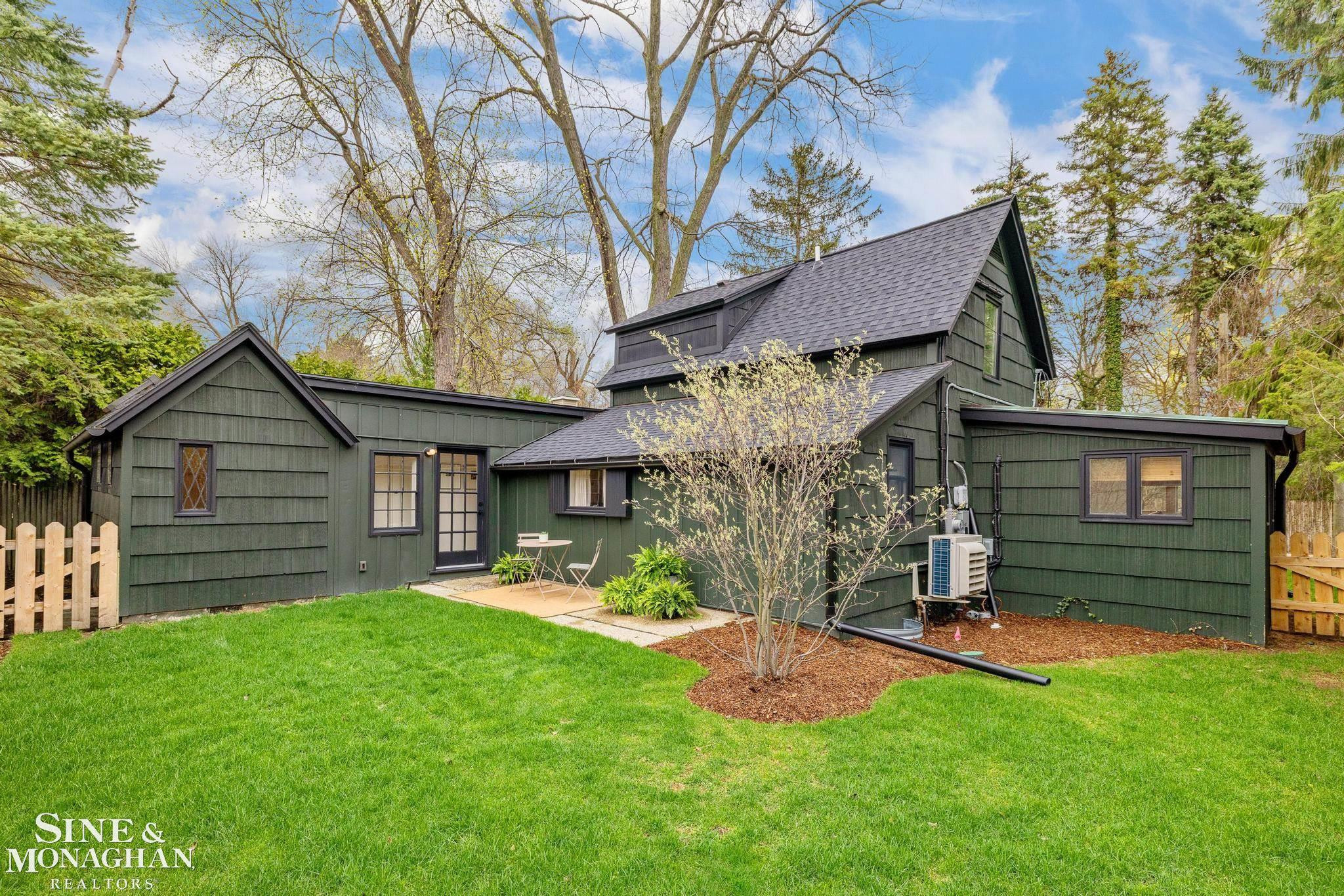 319 Beaupre Lane, Grosse Pointe Farms, MI 48236 — Photo 39
