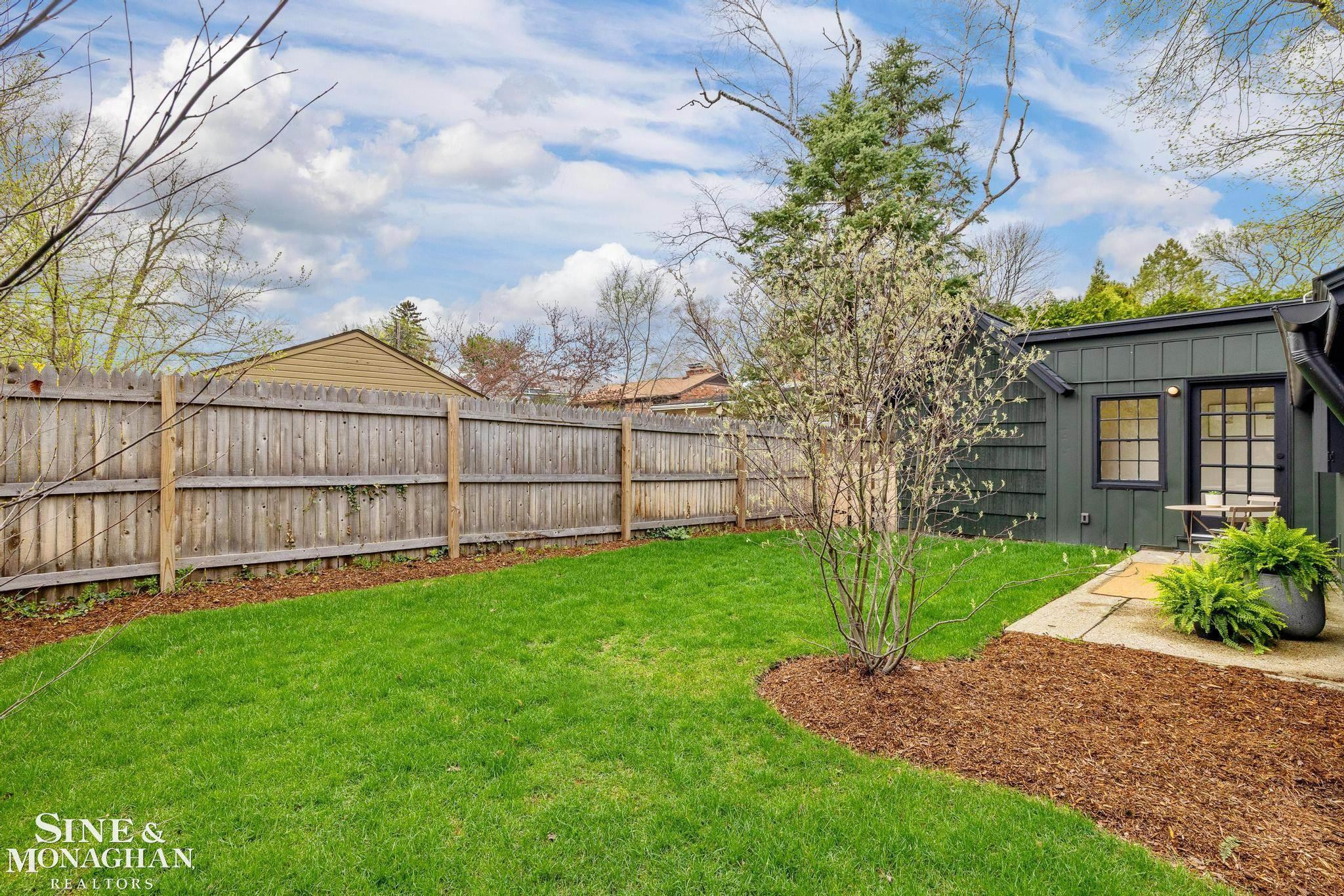319 Beaupre Lane, Grosse Pointe Farms, MI 48236 — Photo 40