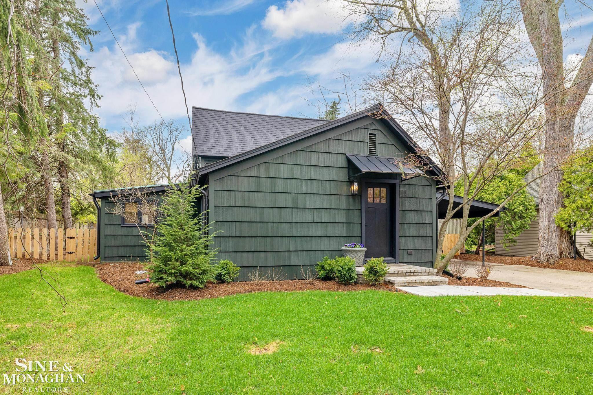319 Beaupre Lane, Grosse Pointe Farms, MI 48236 — Photo 44