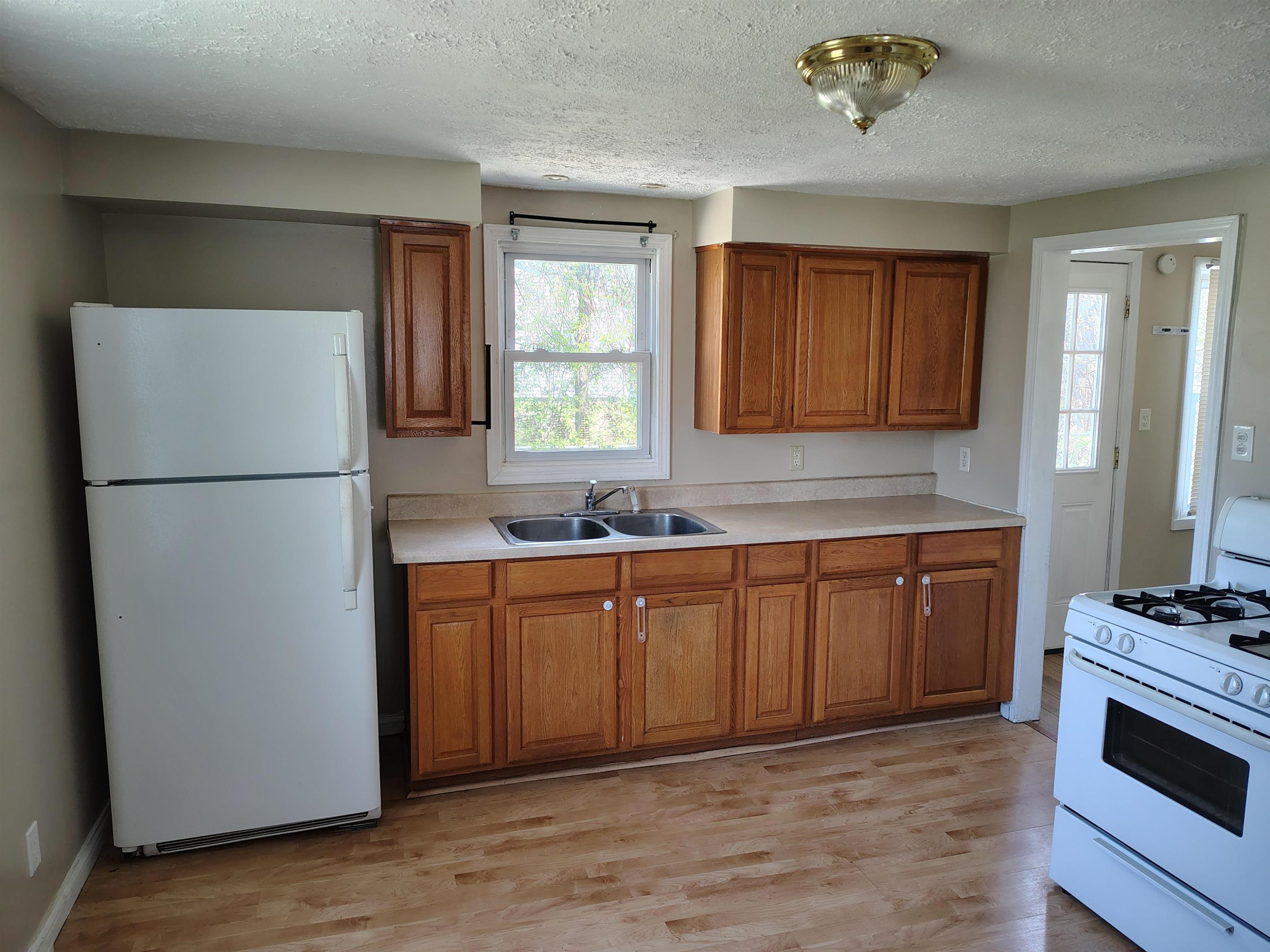 3129 Shaw Street, Burton, MI 48519 — Photo 4