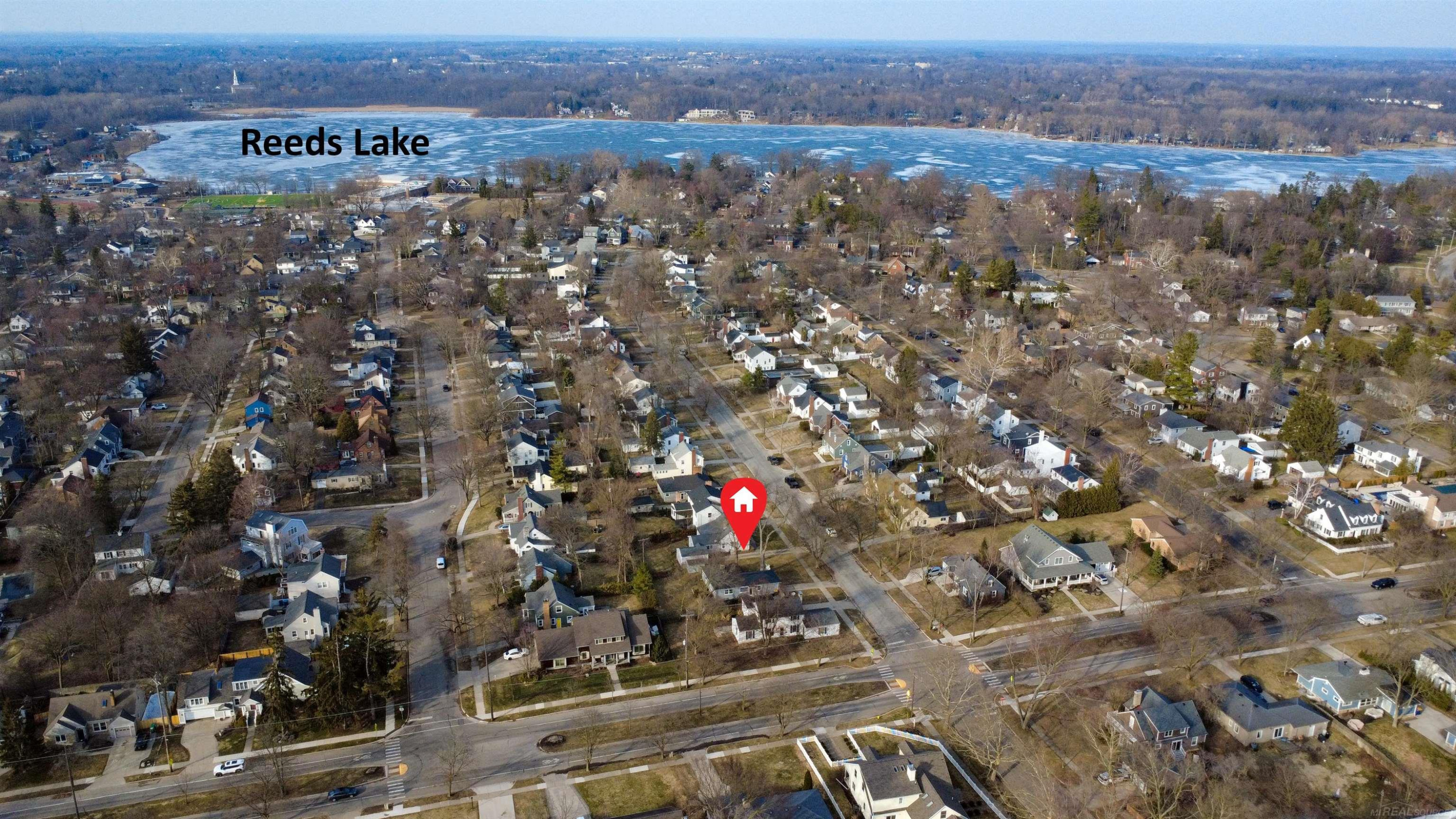 1155 Lake Grove Avenue, Grand Rapids, MI 49506 — Photo 2