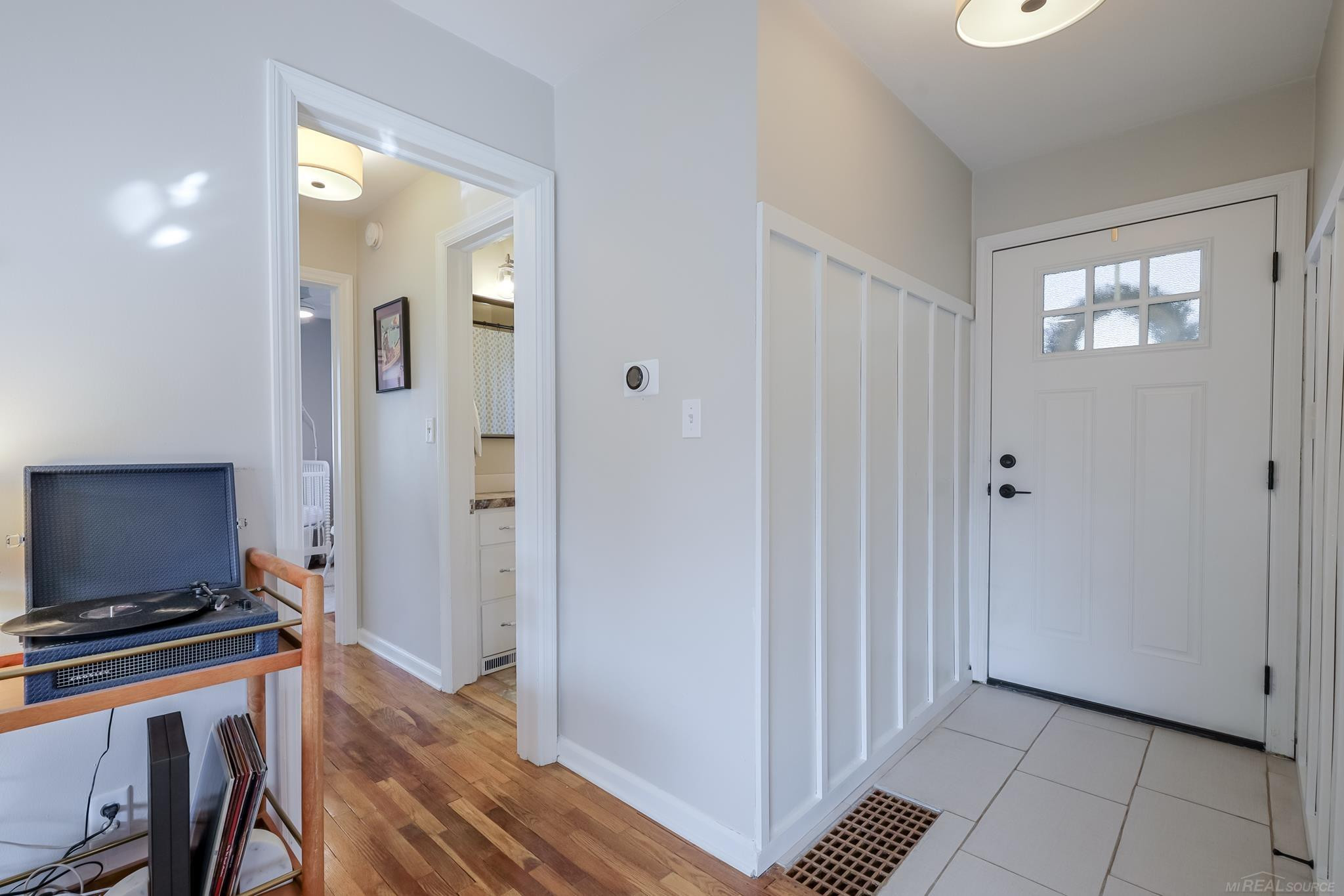 1155 Lake Grove Avenue, Grand Rapids, MI 49506 — Photo 7
