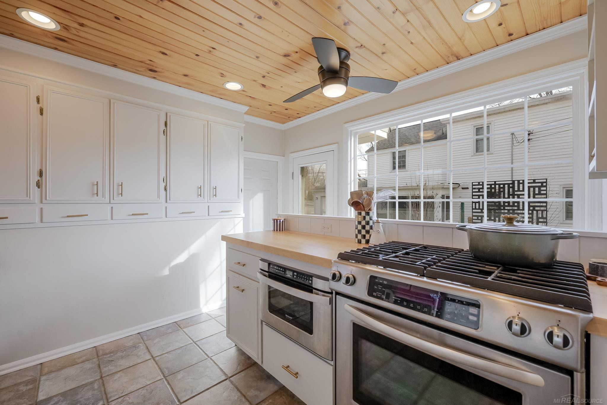 1155 Lake Grove Avenue, Grand Rapids, MI 49506 — Photo 16