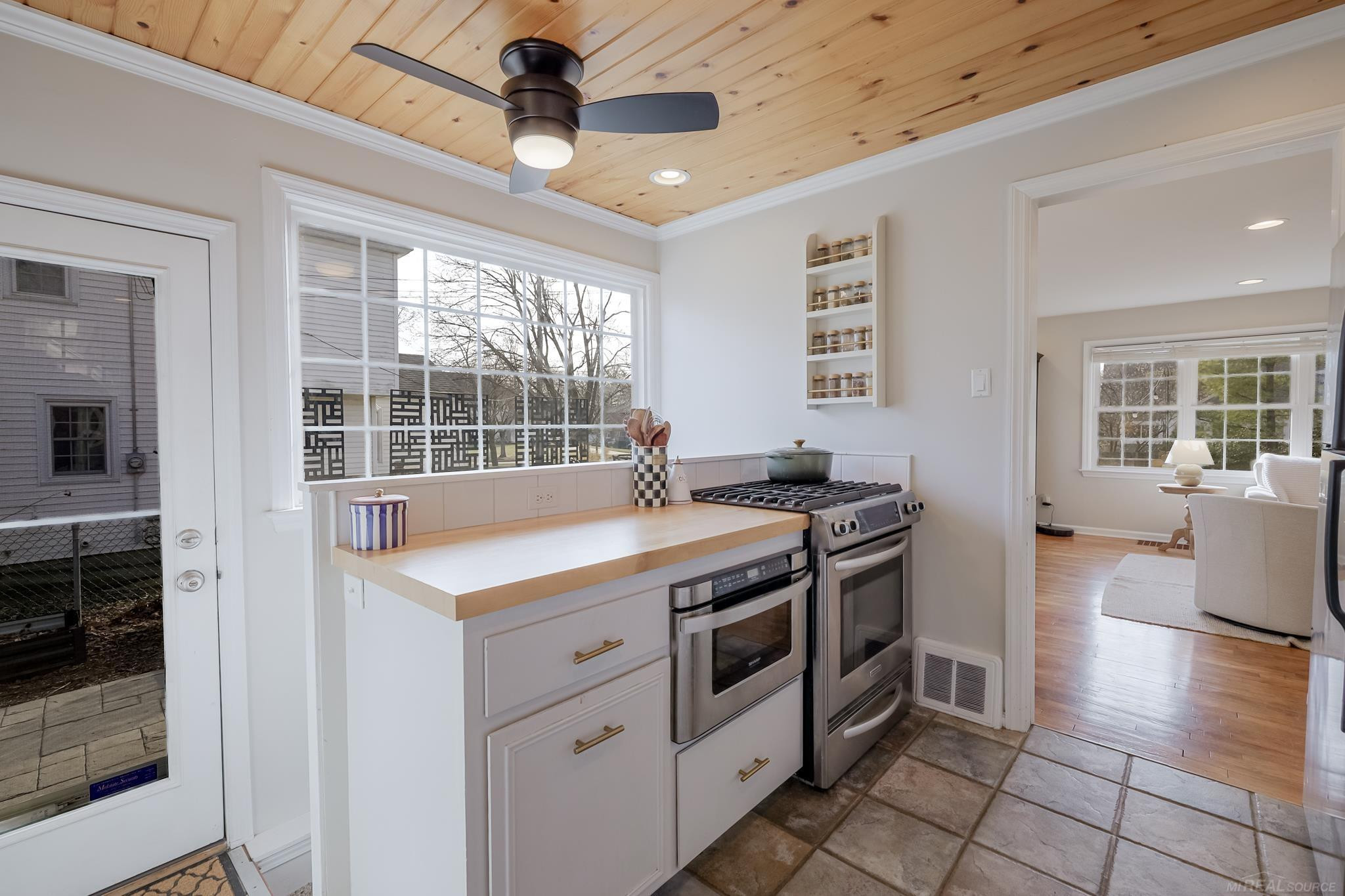 1155 Lake Grove Avenue, Grand Rapids, MI 49506 — Photo 17
