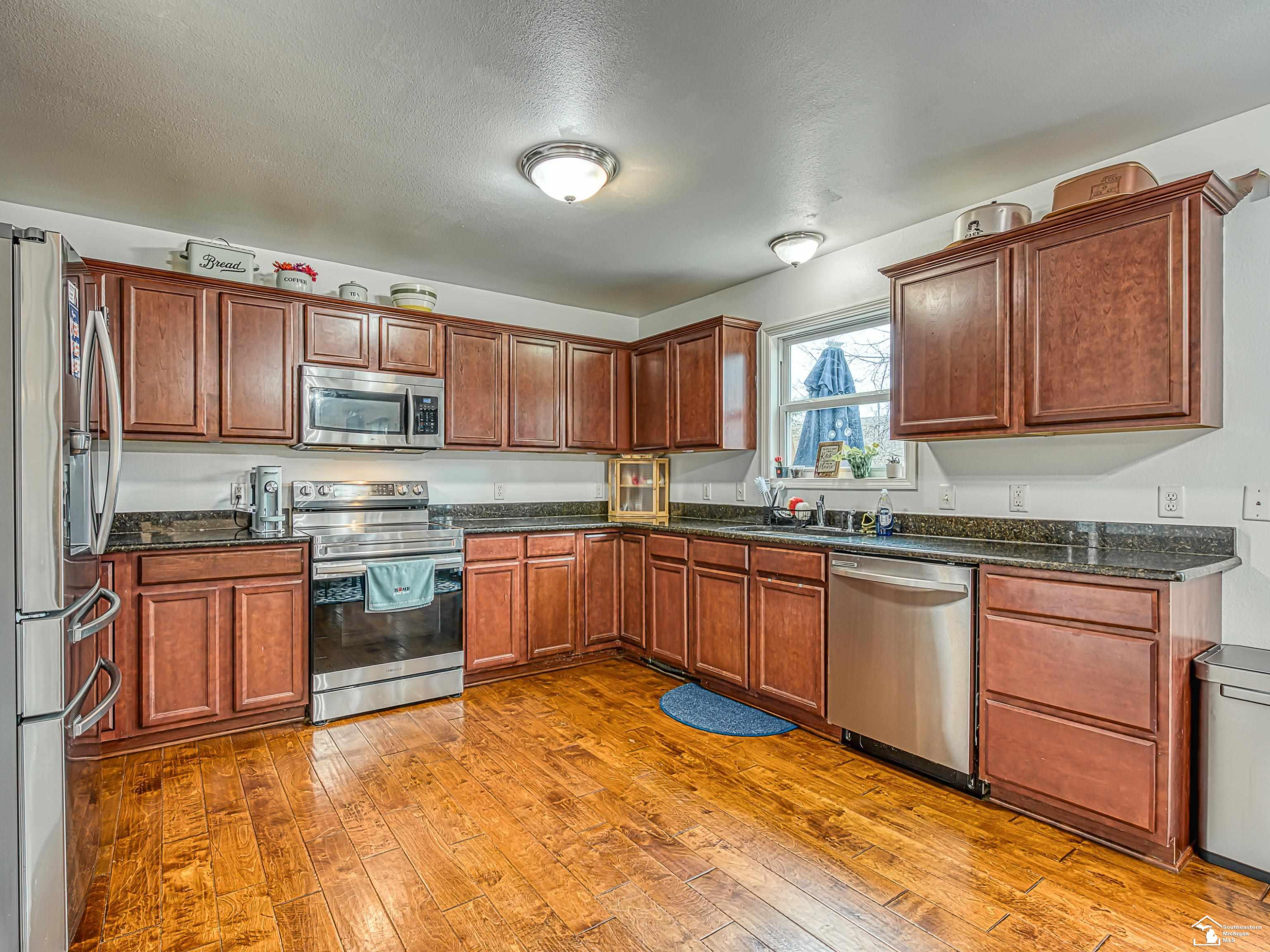 736 Grand Oak Drive, Temperance, MI 48182 — Photo 12