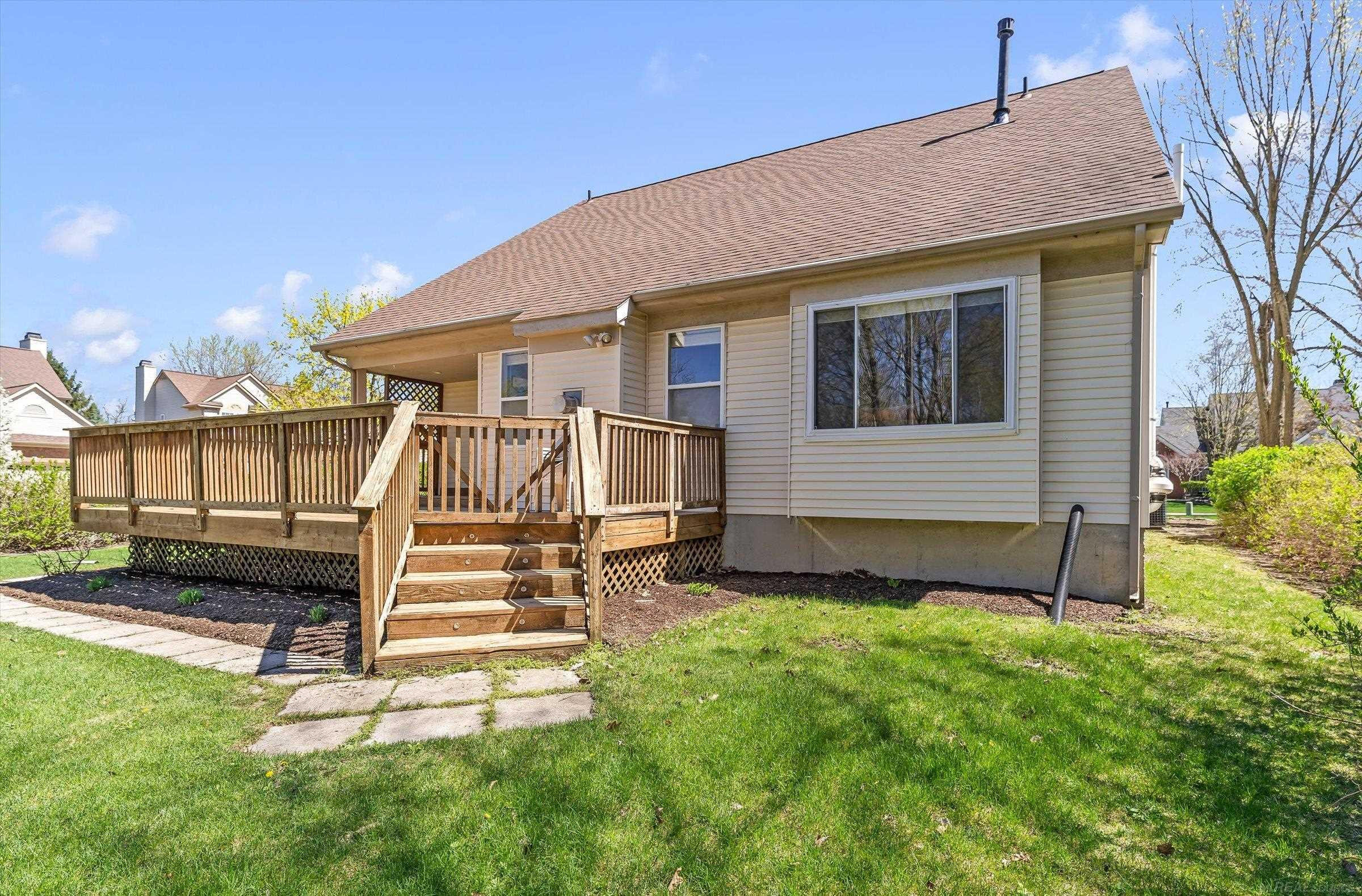 485 Cherry Grove Lane, MI 48390 — Photo 27