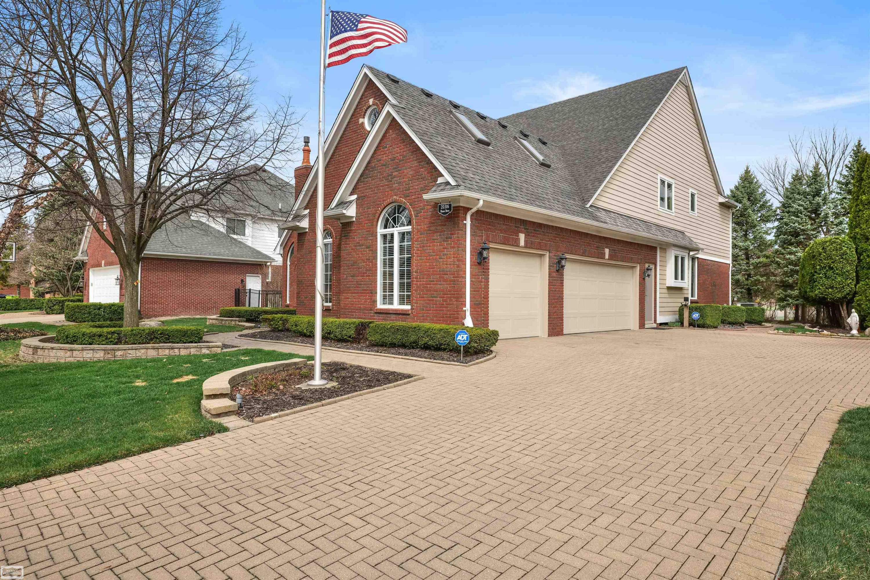 20316 Huron Dr. Drive, Clinton Twp, MI 48038 — Photo 2