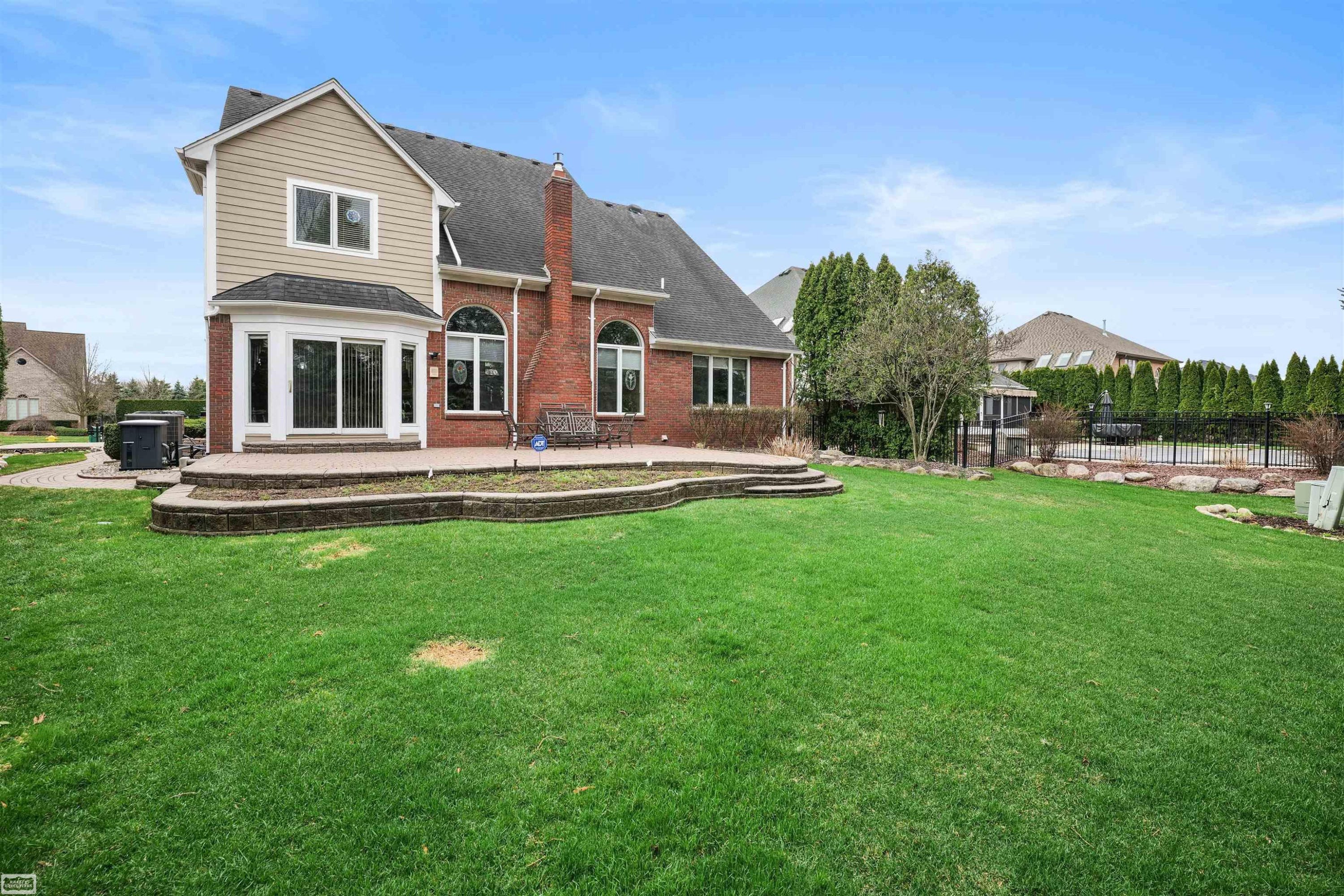 20316 Huron Dr. Drive, Clinton Twp, MI 48038 — Photo 3