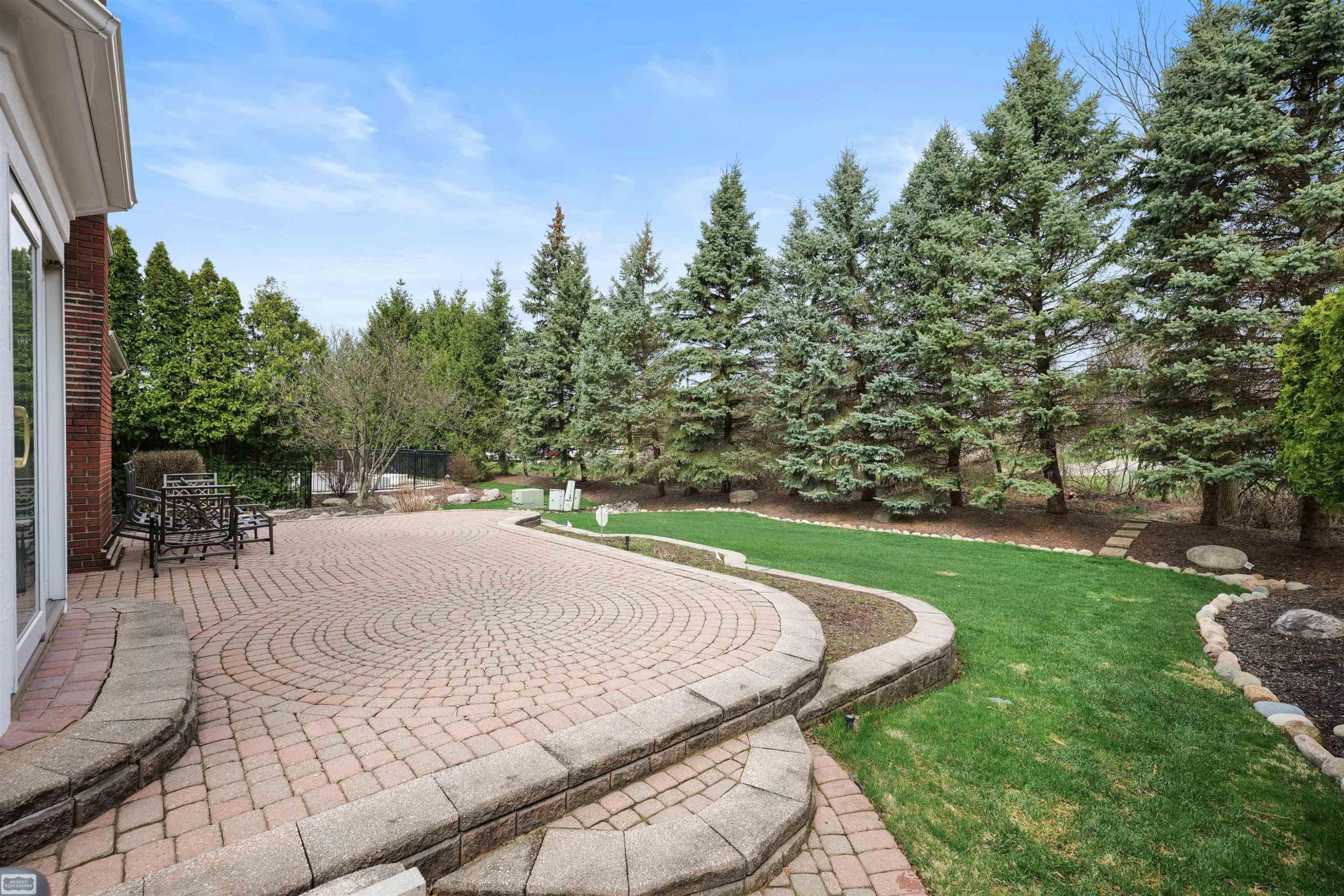 20316 Huron Dr. Drive, Clinton Twp, MI 48038 — Photo 7