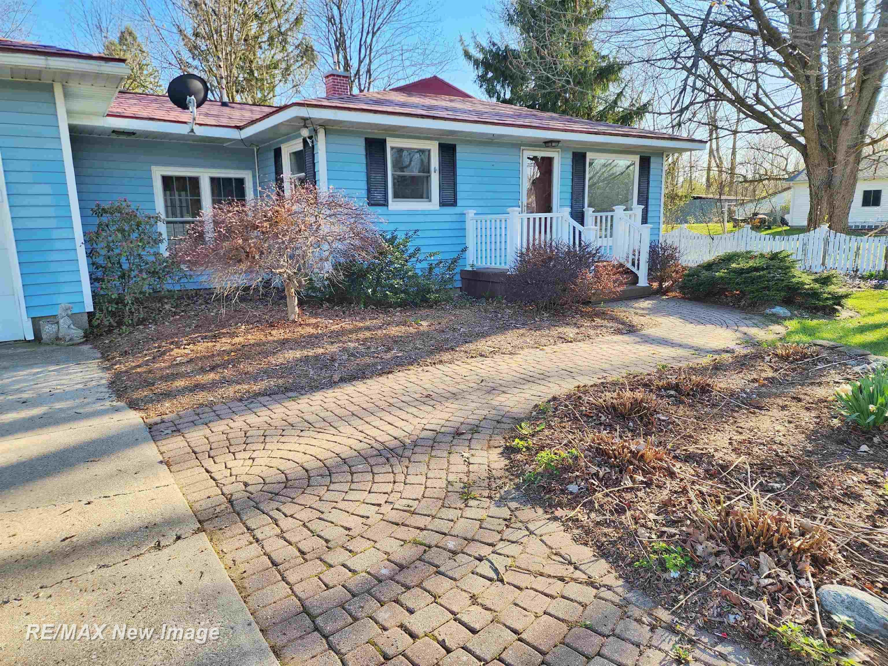 2067 W Midland Road, Auburn, MI 48611 — Photo 3