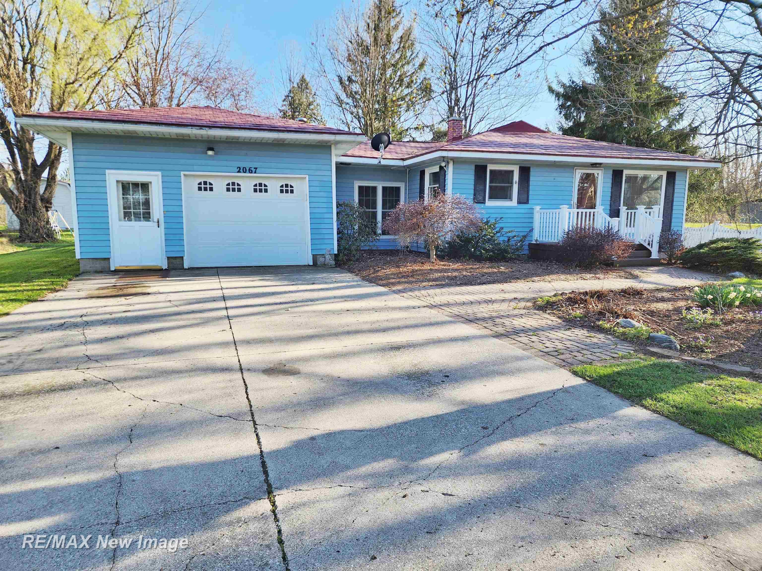 2067 W Midland Road, Auburn, MI 48611 — Photo 5
