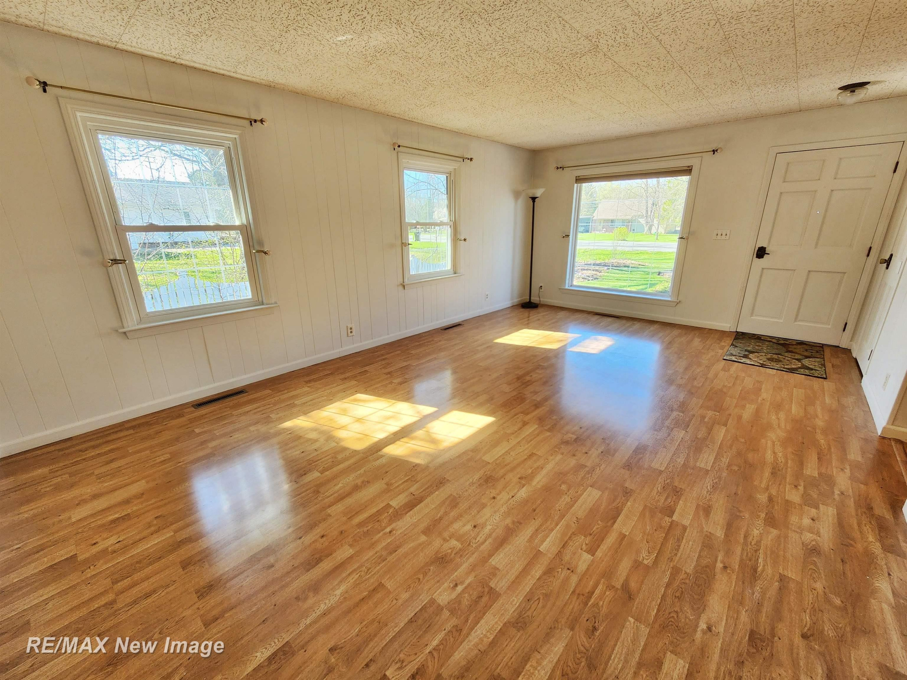 2067 W Midland Road, Auburn, MI 48611 — Photo 7