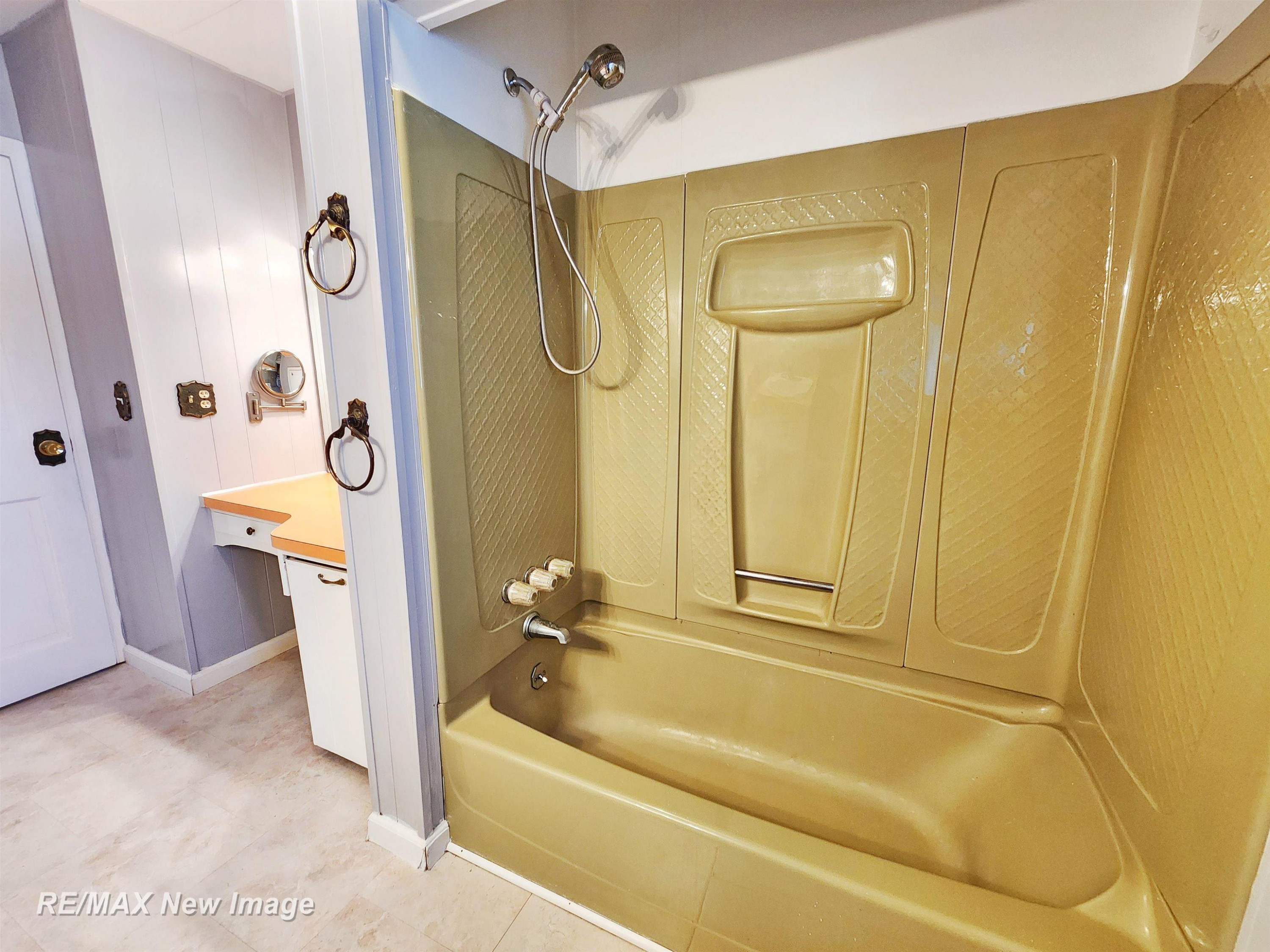 2067 W Midland Road, Auburn, MI 48611 — Photo 27