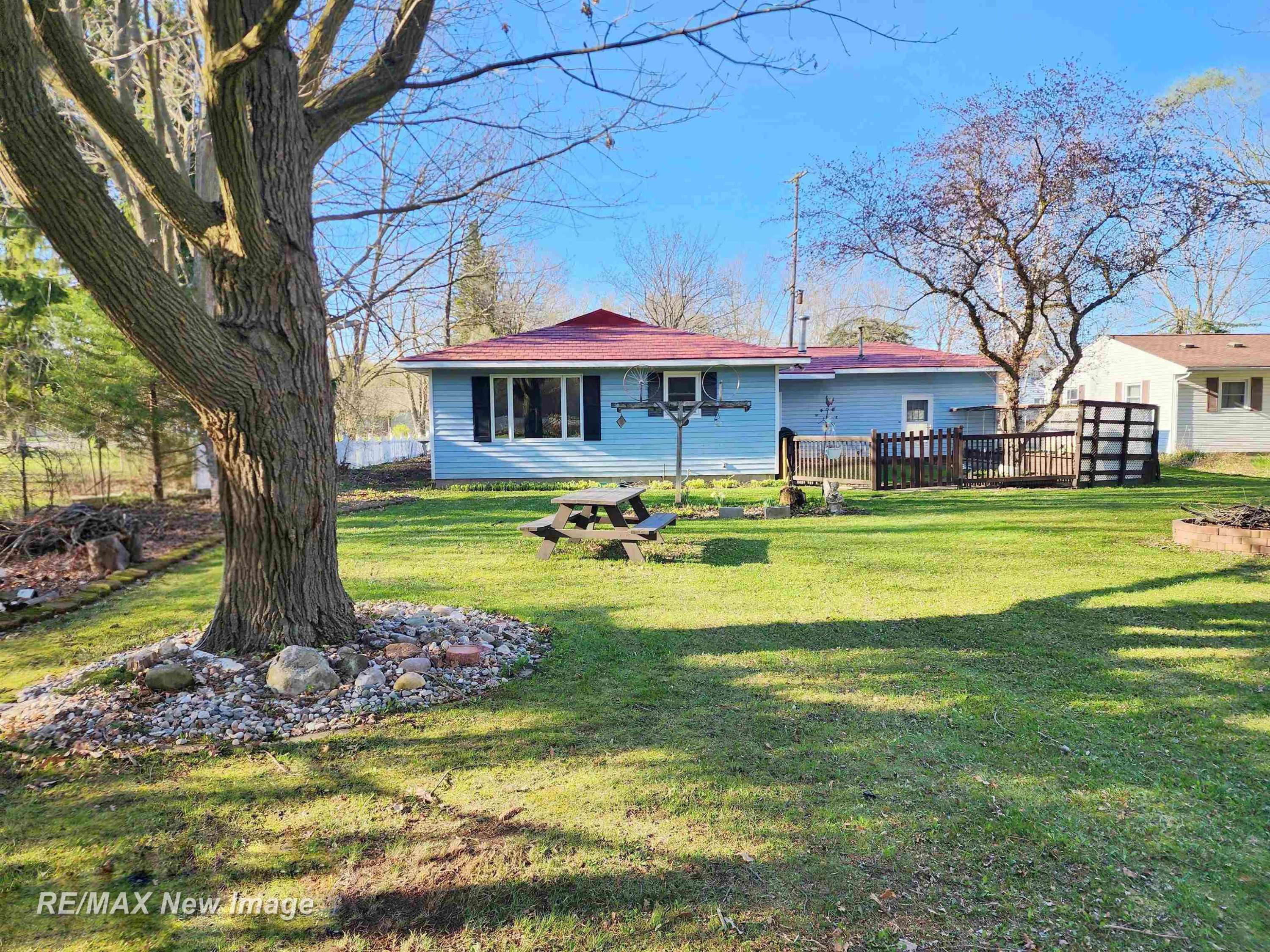 2067 W Midland Road, Auburn, MI 48611 — Photo 34