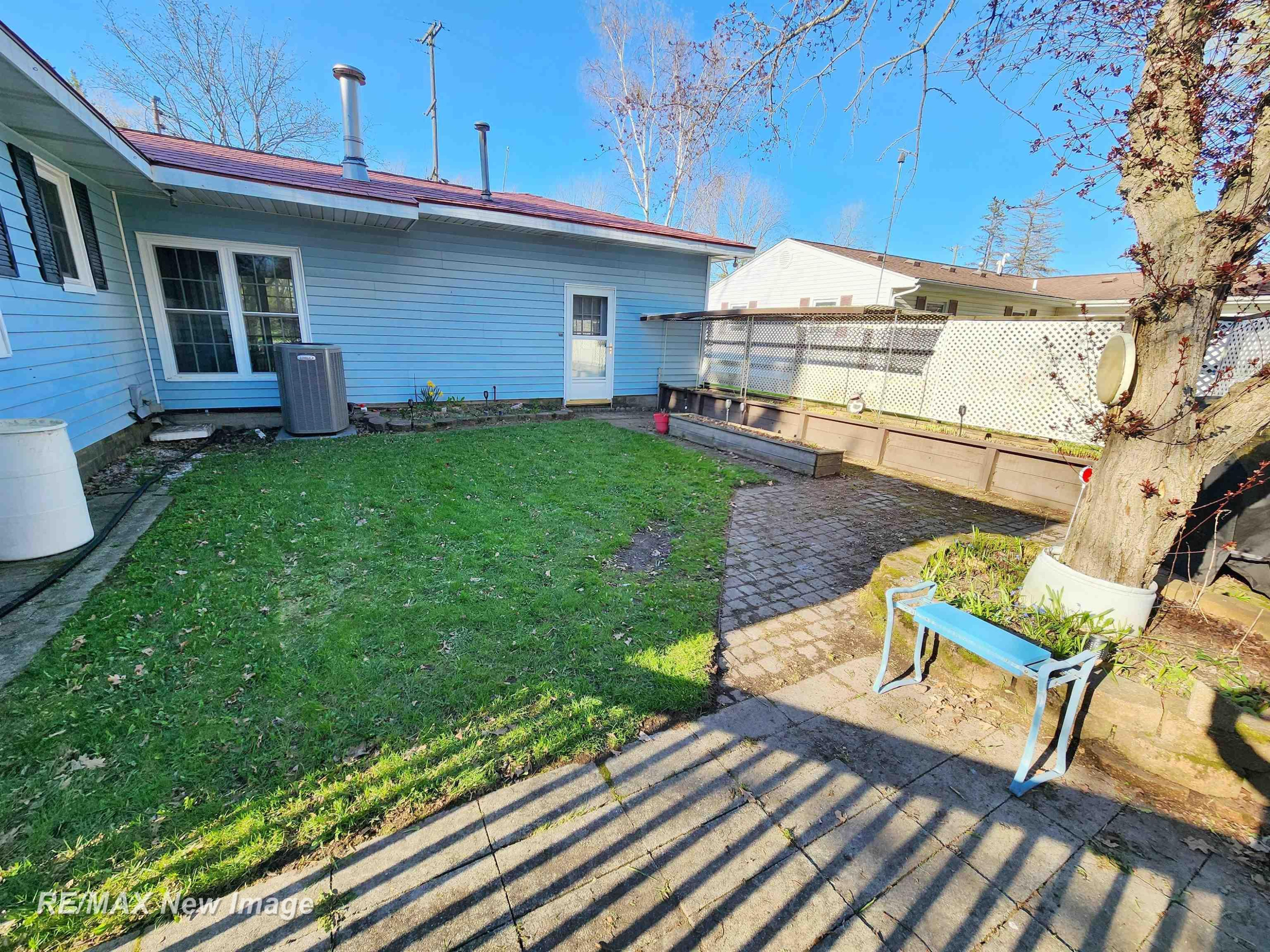 2067 W Midland Road, Auburn, MI 48611 — Photo 36