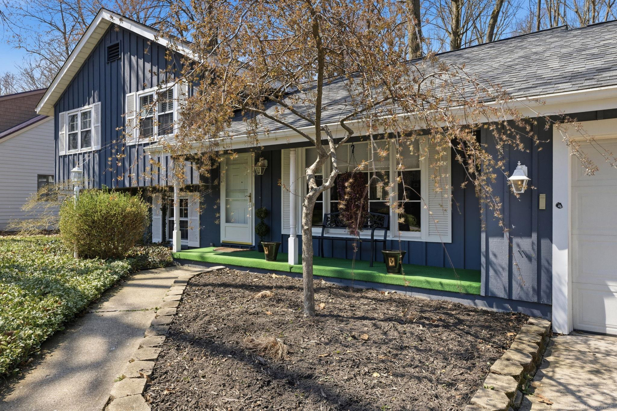 3645 W Surrey Lane, MI 48059 — Photo 2