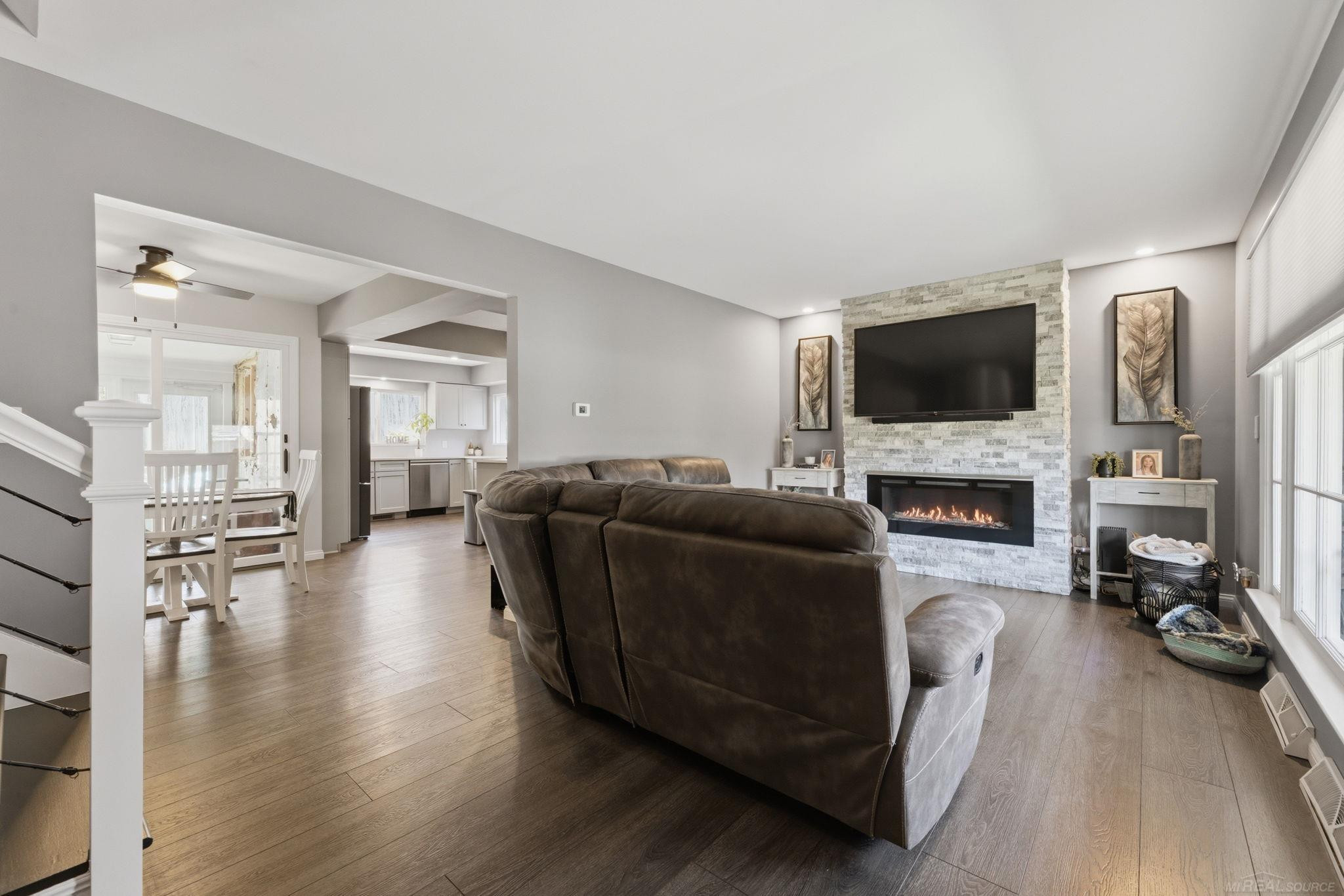 3645 W Surrey Lane, MI 48059 — Photo 5