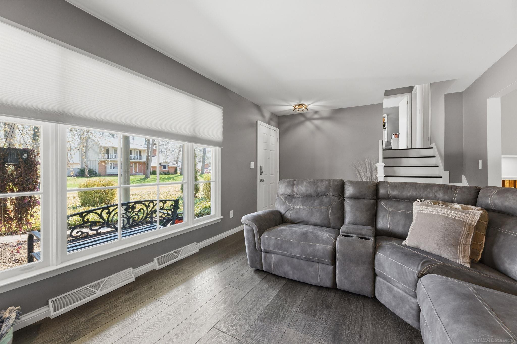 3645 W Surrey Lane, MI 48059 — Photo 6