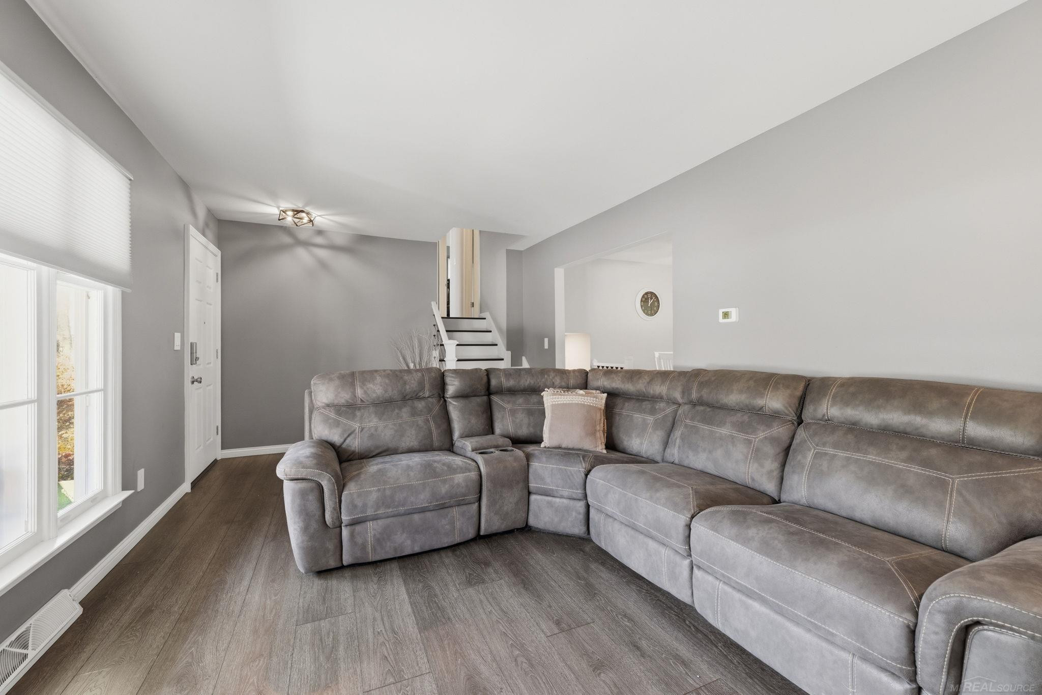 3645 W Surrey Lane, MI 48059 — Photo 7