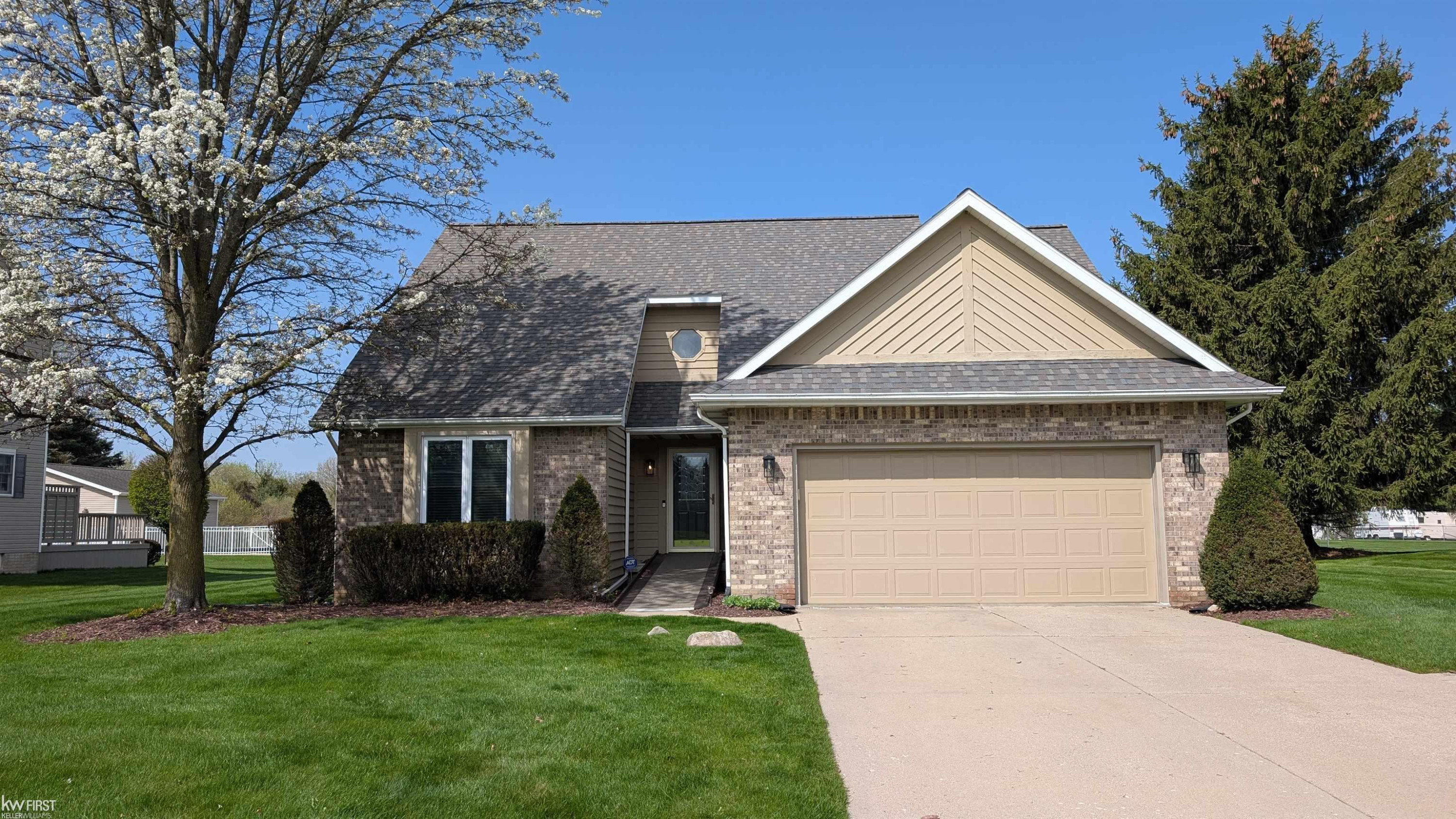 2345 Lost Creek Drive, Flushing, MI 48433 — front exterior