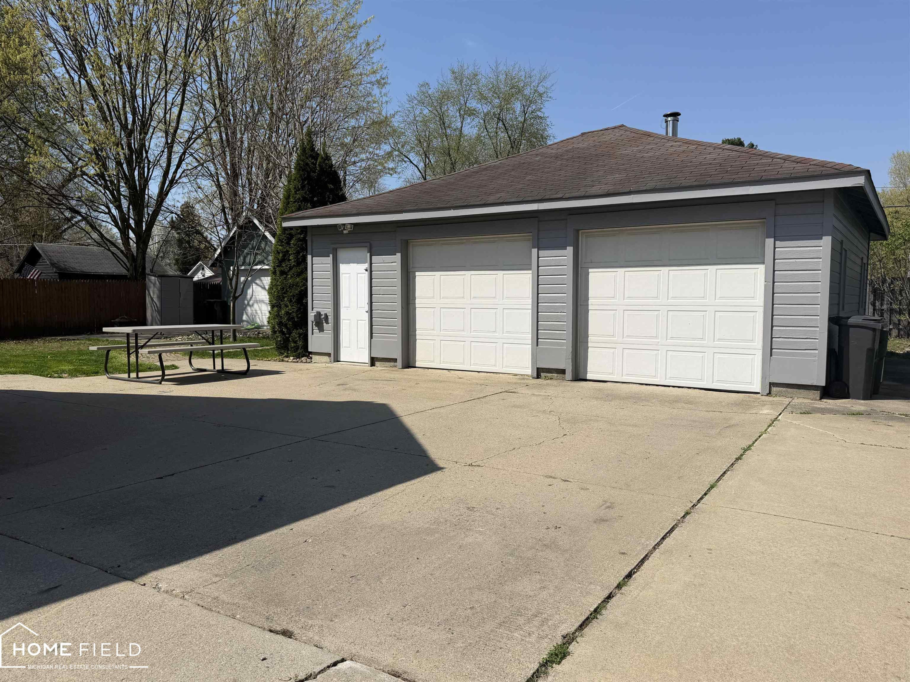 714 Broadway Avenue, Owosso, MI 48867 — Photo 3