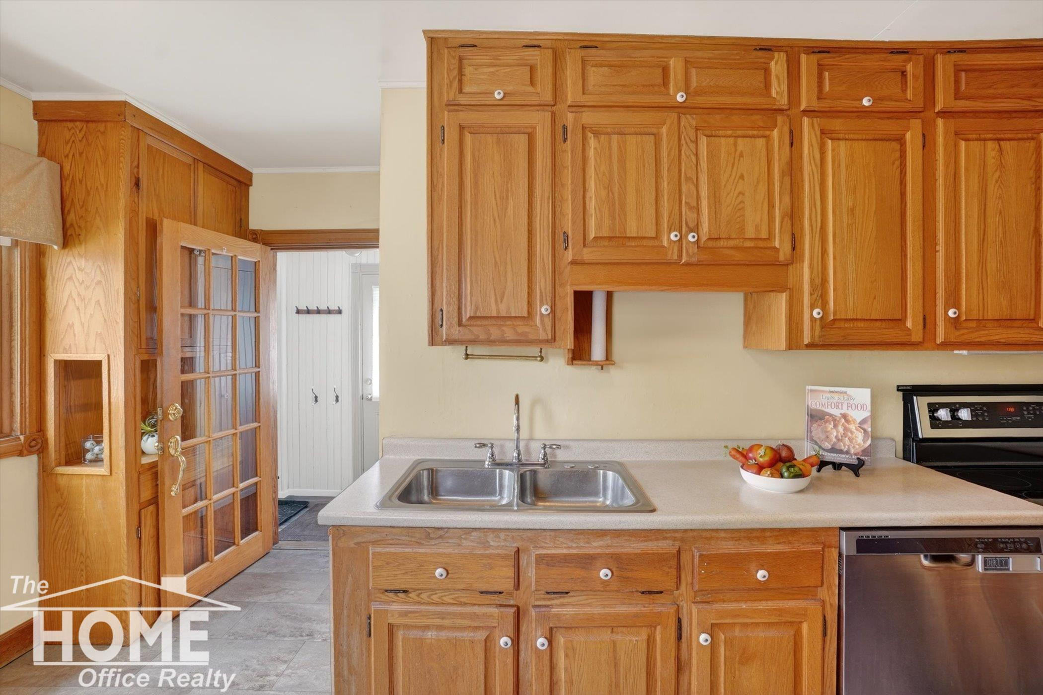 323 Goodhue Street, Owosso, MI 48867 — Photo 13