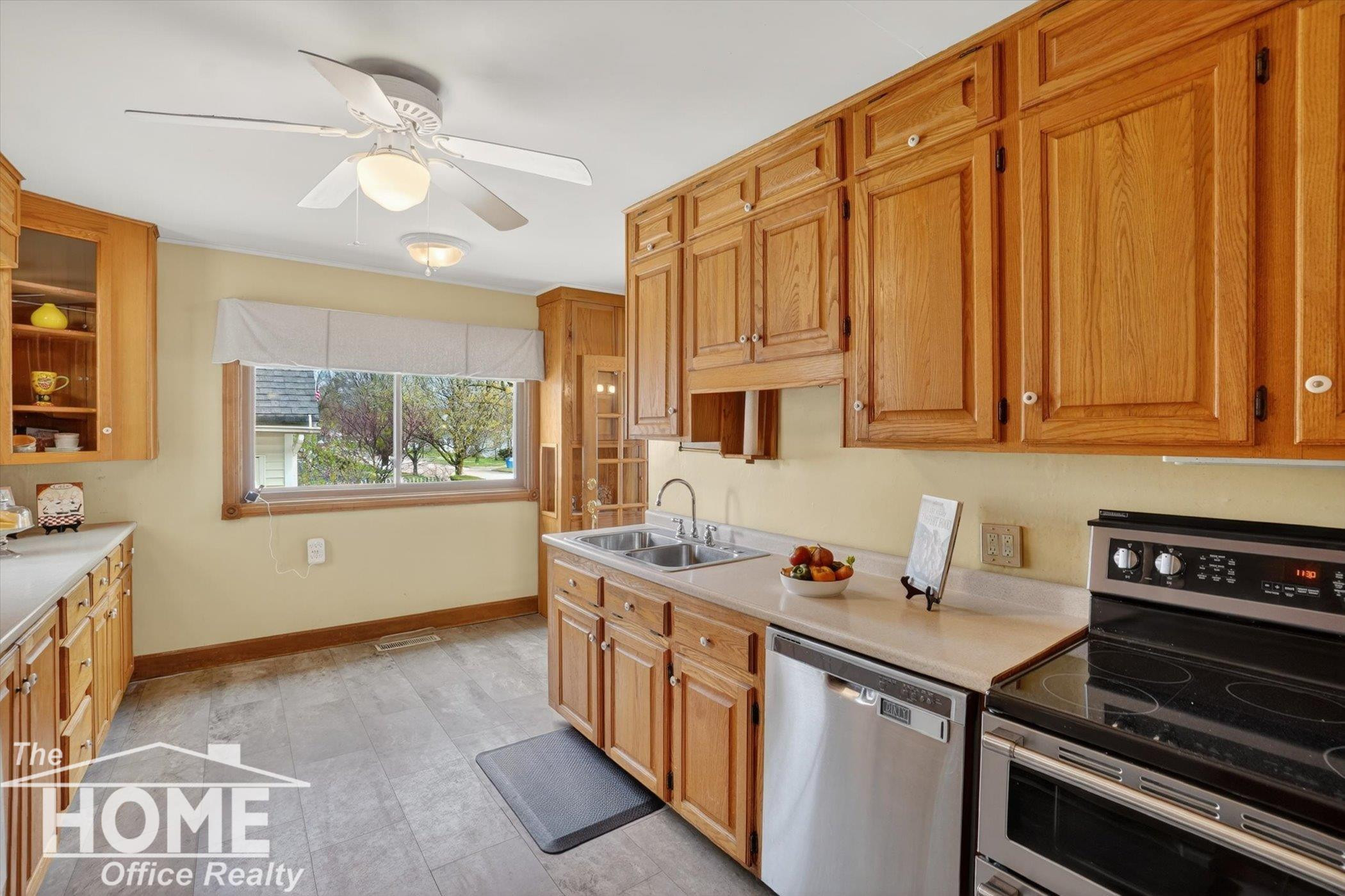 323 Goodhue Street, Owosso, MI 48867 — Photo 15