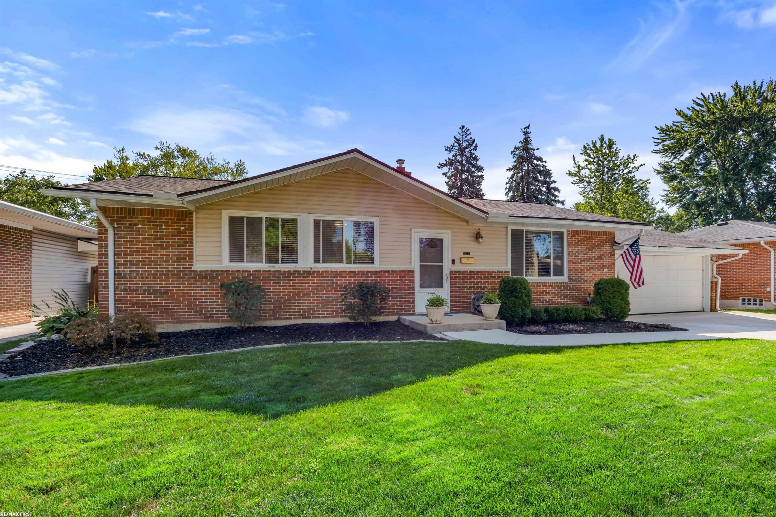 36428 Ledgestone Street, Clinton Twp, MI 48035 — Photo 3