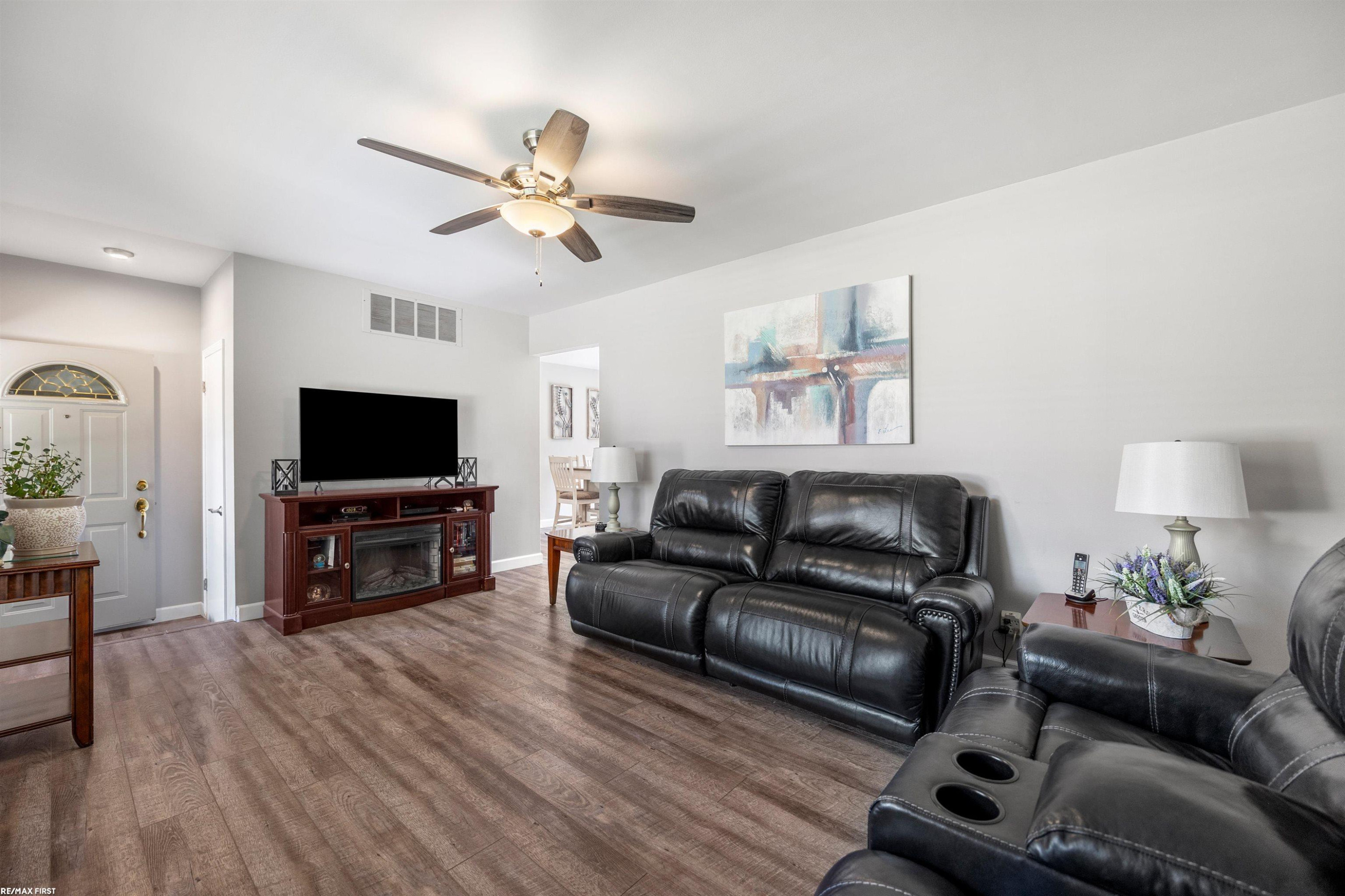36428 Ledgestone Street, Clinton Twp, MI 48035 — Photo 12
