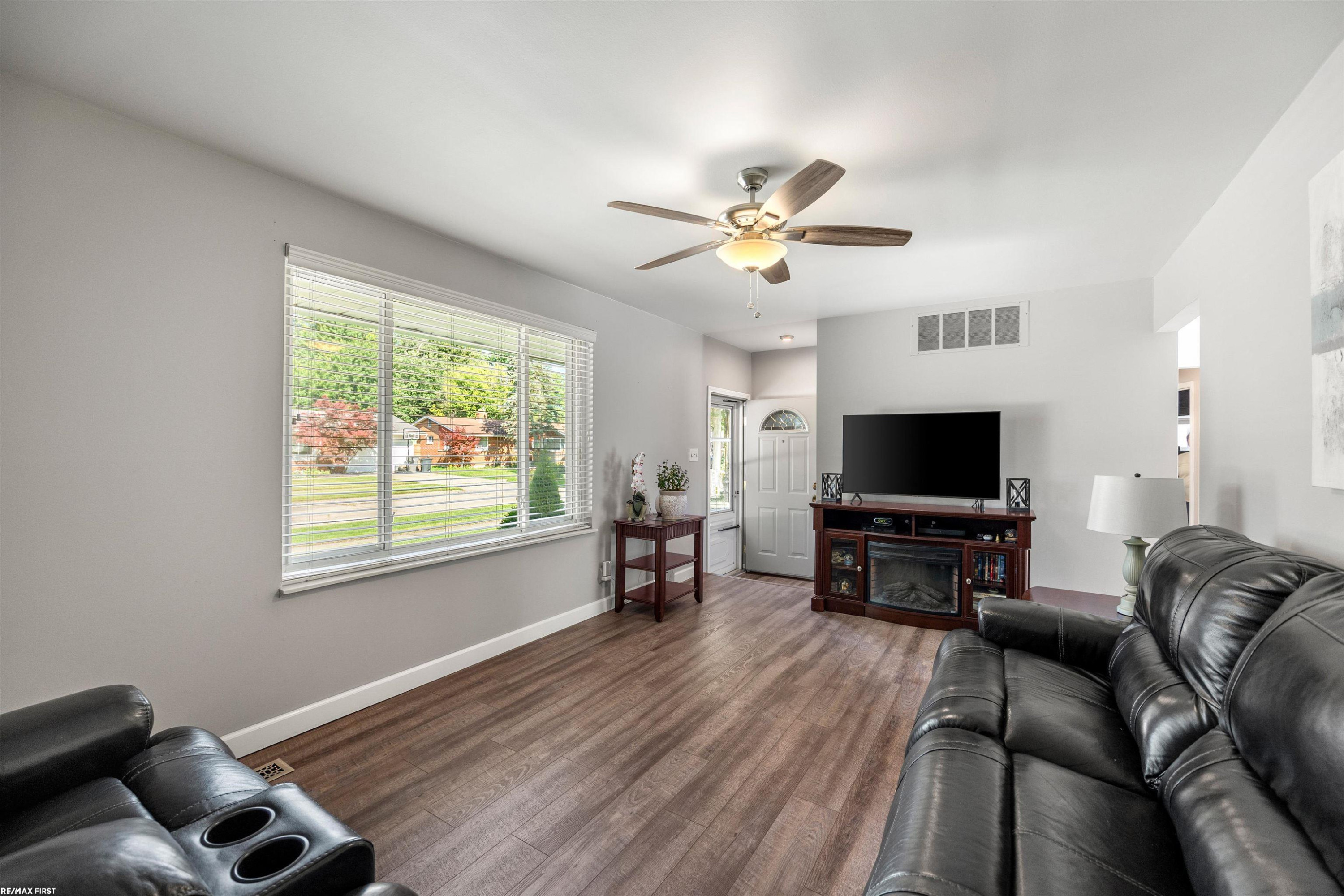 36428 Ledgestone Street, Clinton Twp, MI 48035 — Photo 13