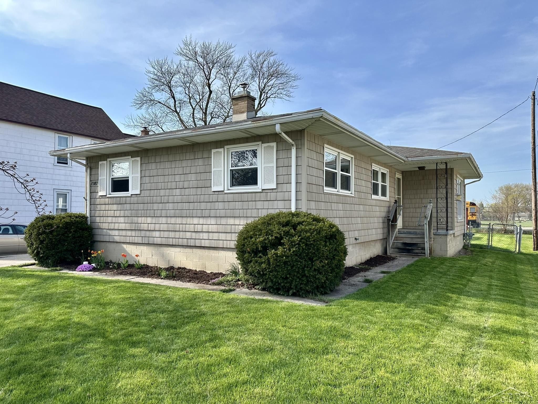 1703 Essex Street, Essexville, MI 48732 — Photo 2