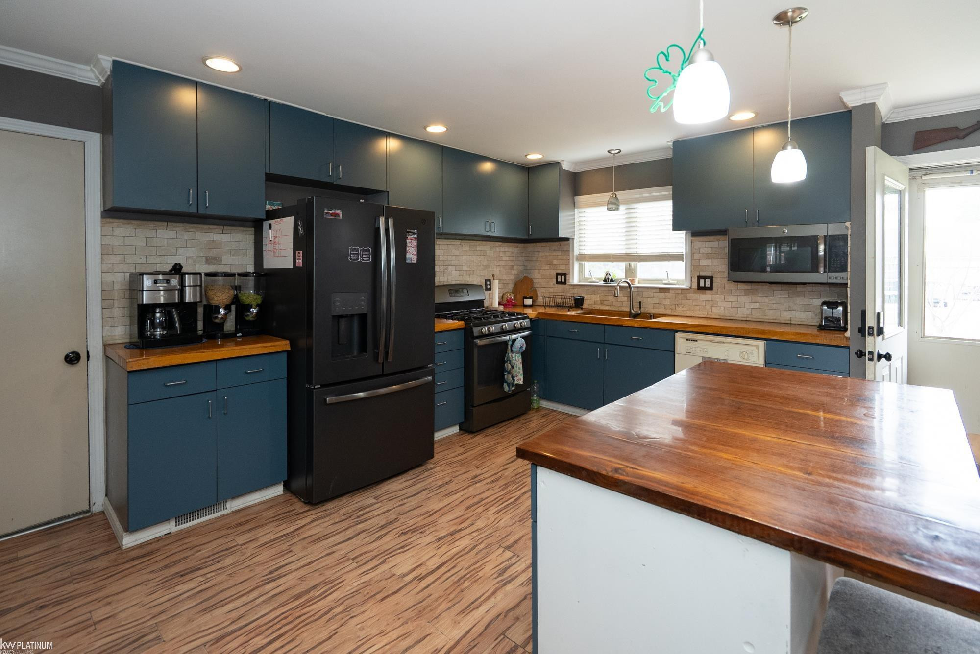 33153 Palmetto Drive, MI 48047 — Photo 7
