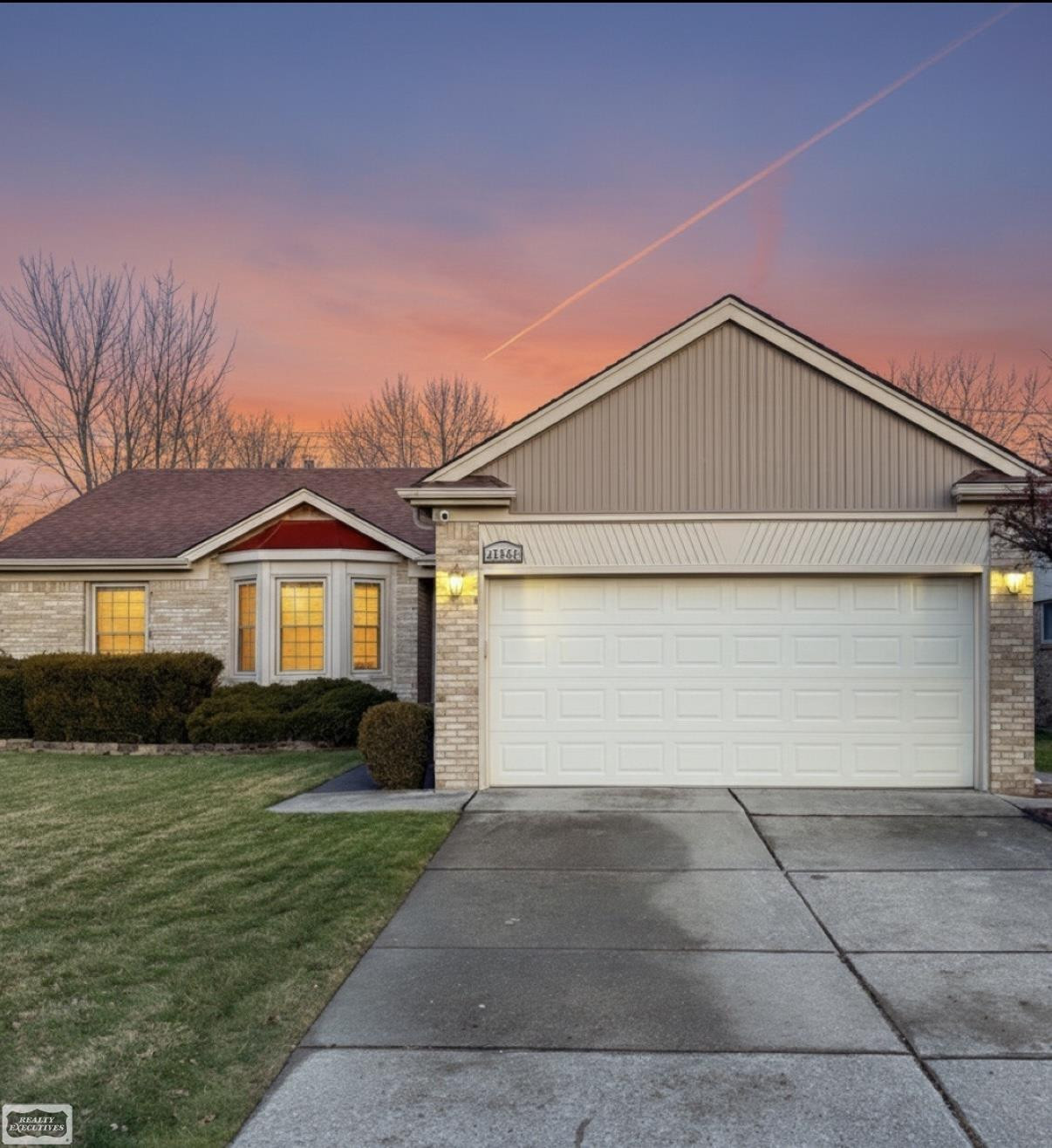 47642 Stephanie Drive, MI 48044 — Photo 2