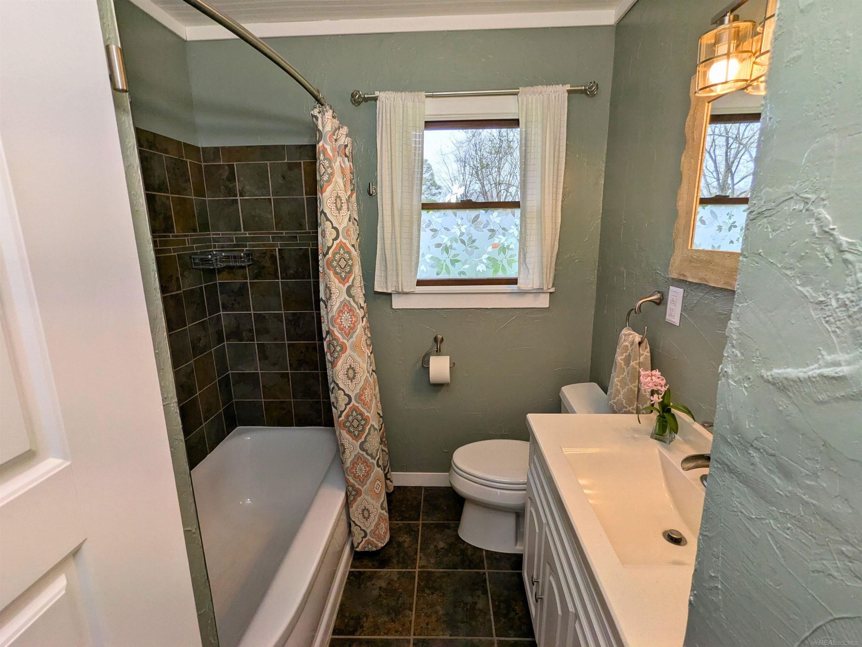 4189 Berkshire Boulevard, Jackson, MI 49203 — Photo 15