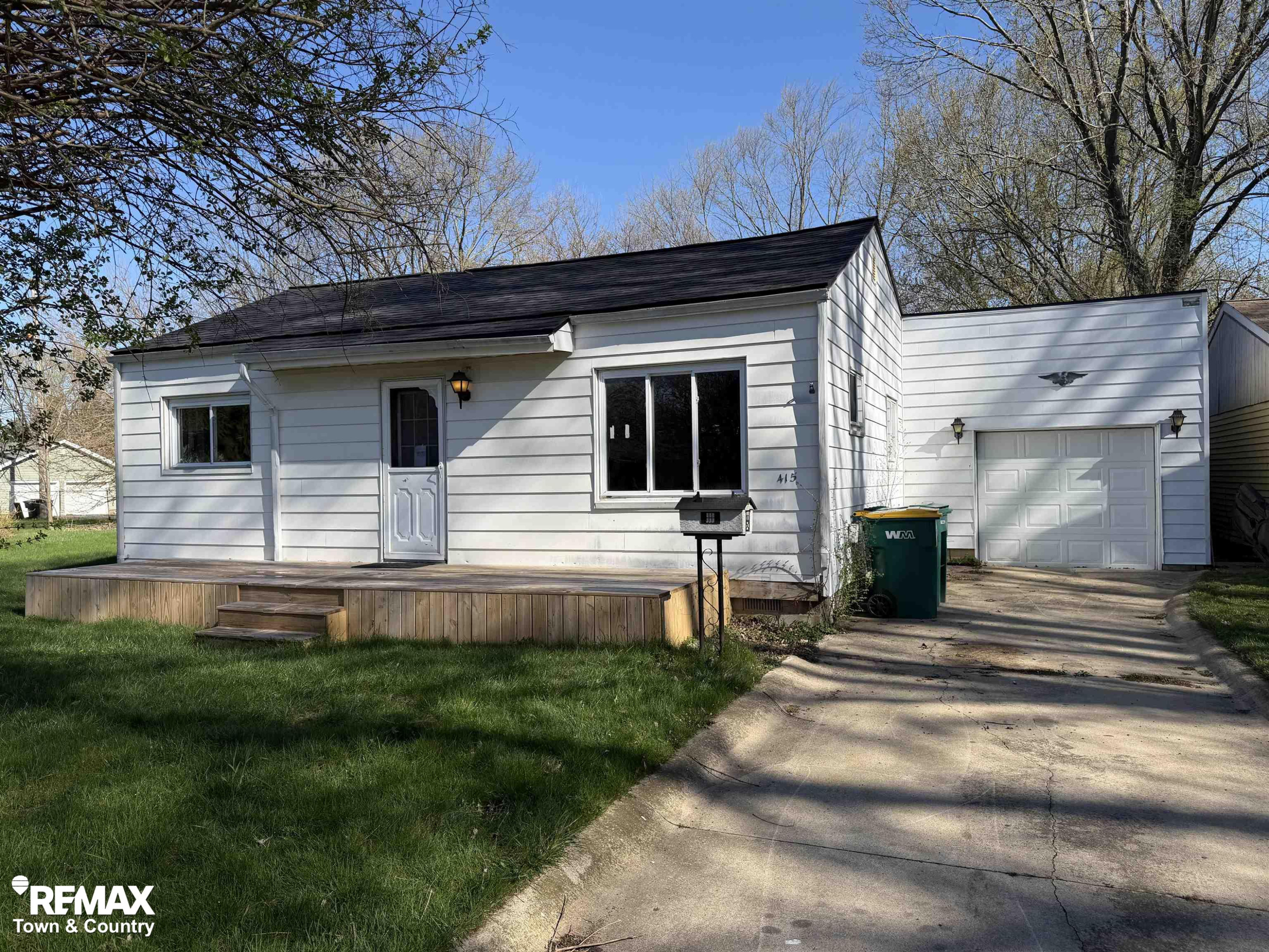 415 Oak Street, Mount Morris, MI 48458 — front exterior