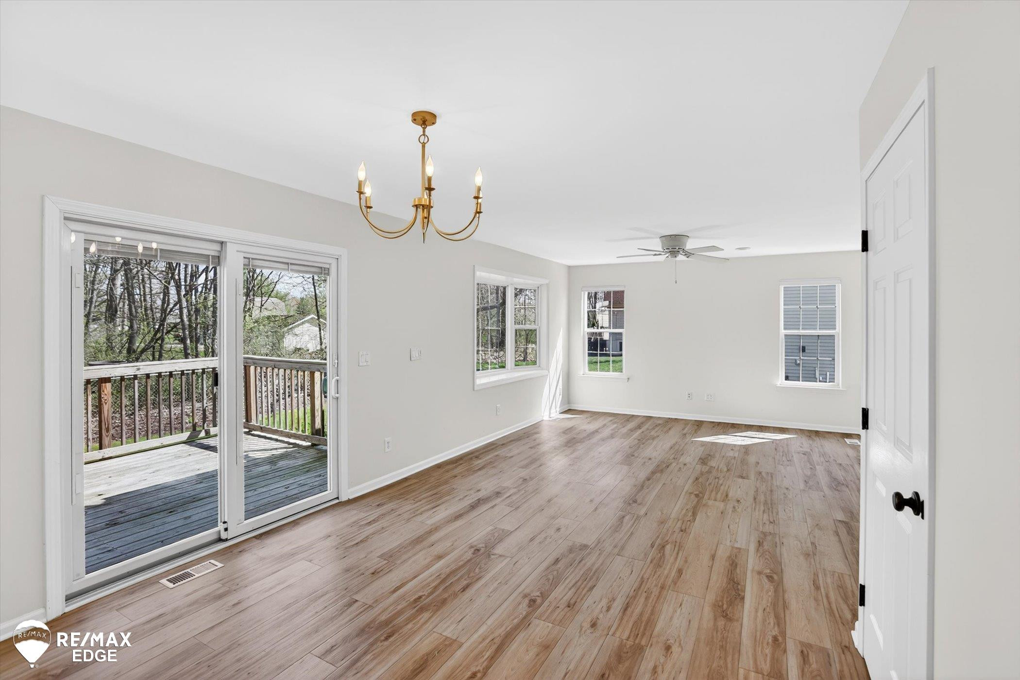 4469 Meadowlane Court, Burton, MI 48519 — Photo 12