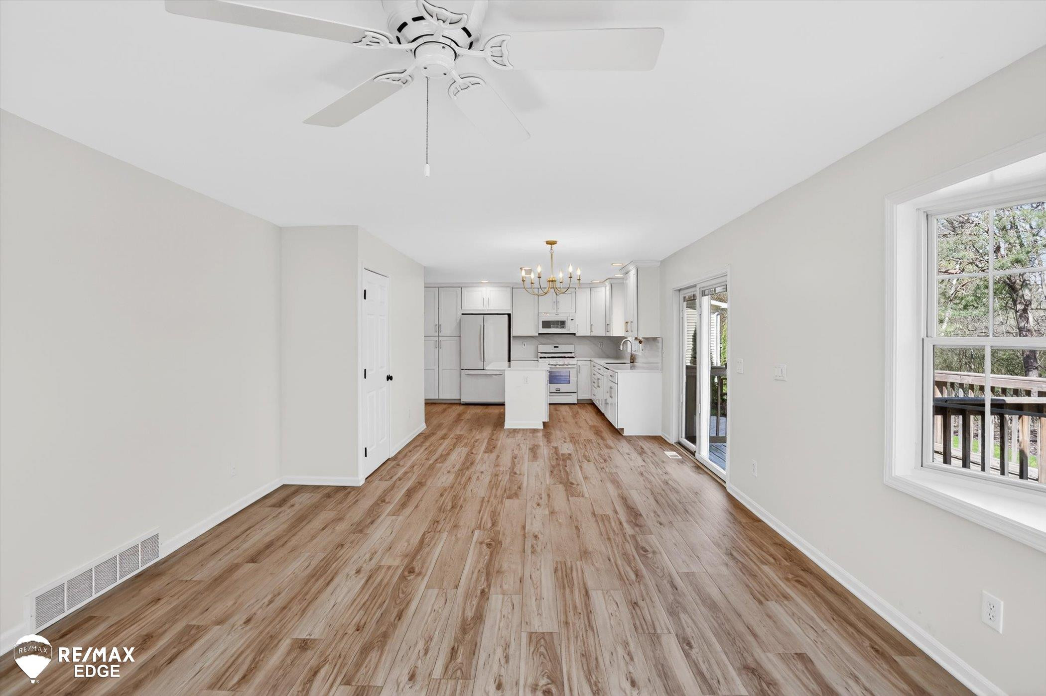 4469 Meadowlane Court, Burton, MI 48519 — Photo 14