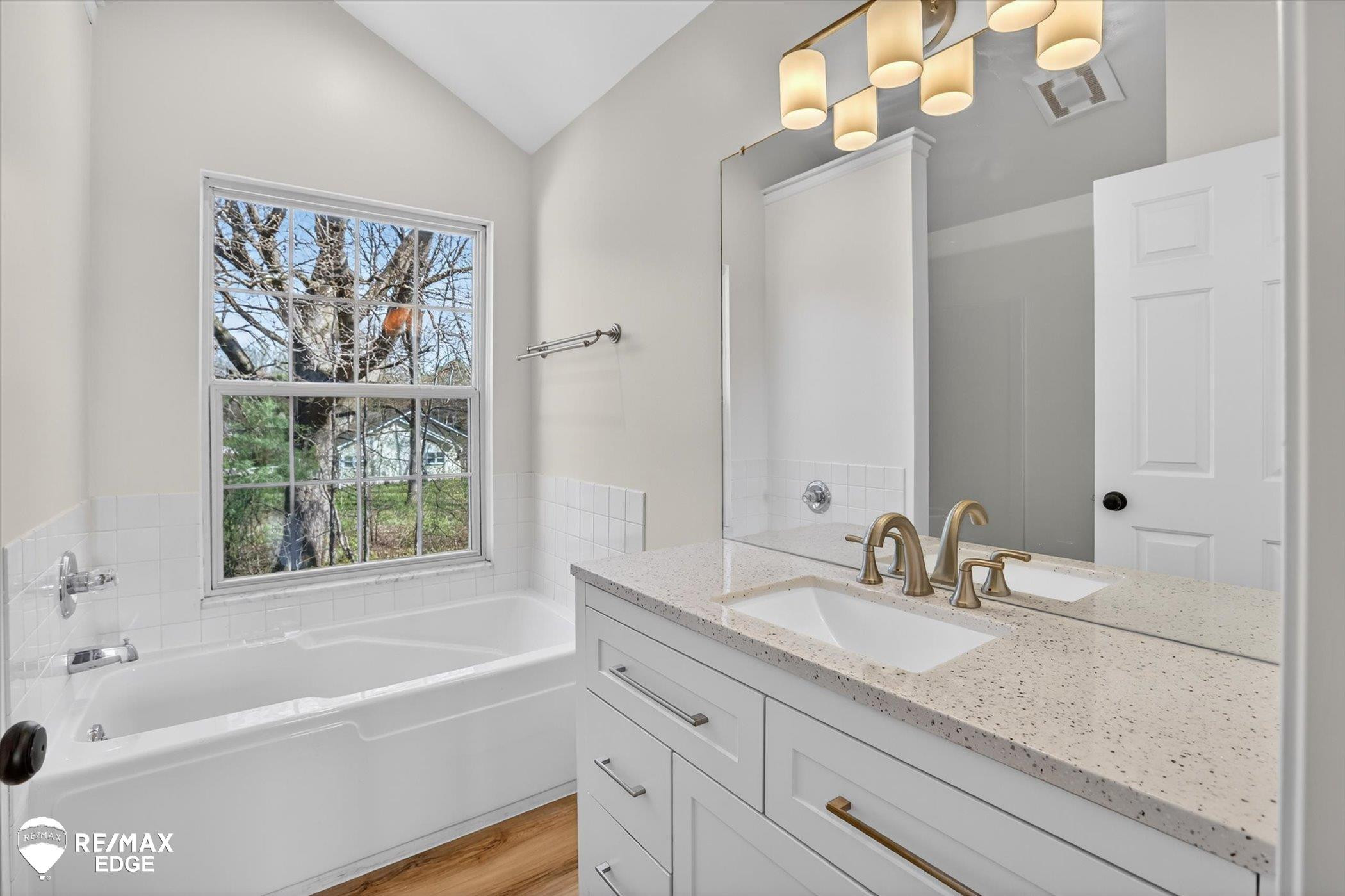 4469 Meadowlane Court, Burton, MI 48519 — Photo 18